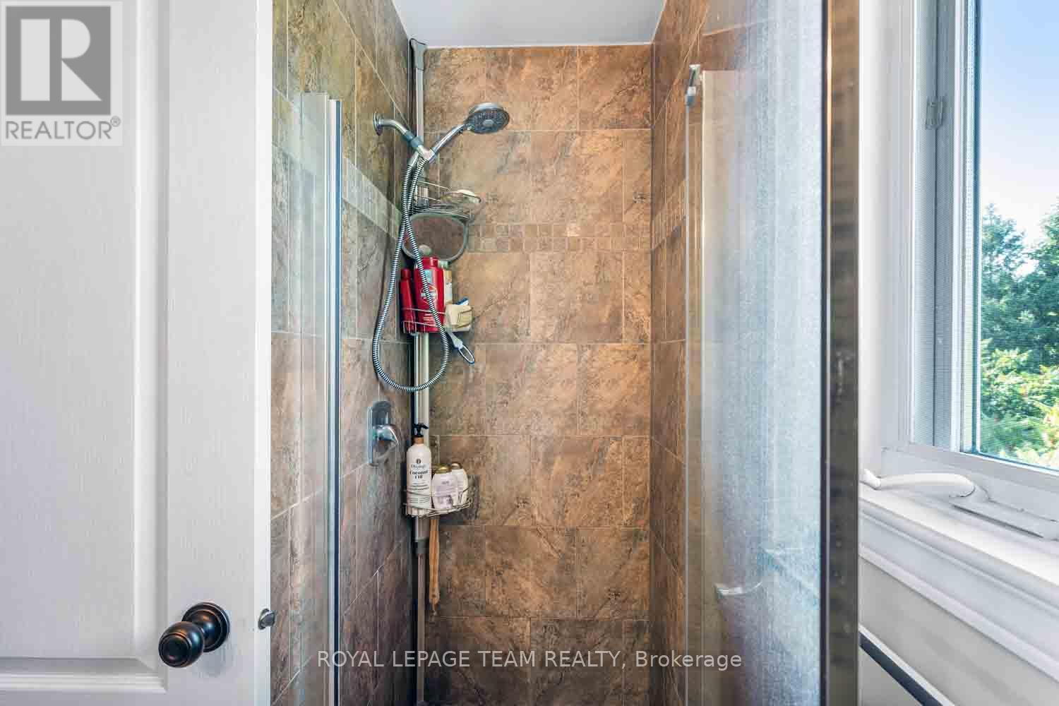 1271 Collier Crescent, Ottawa, Ontario  K4P 1C1 - Photo 26 - X12399241