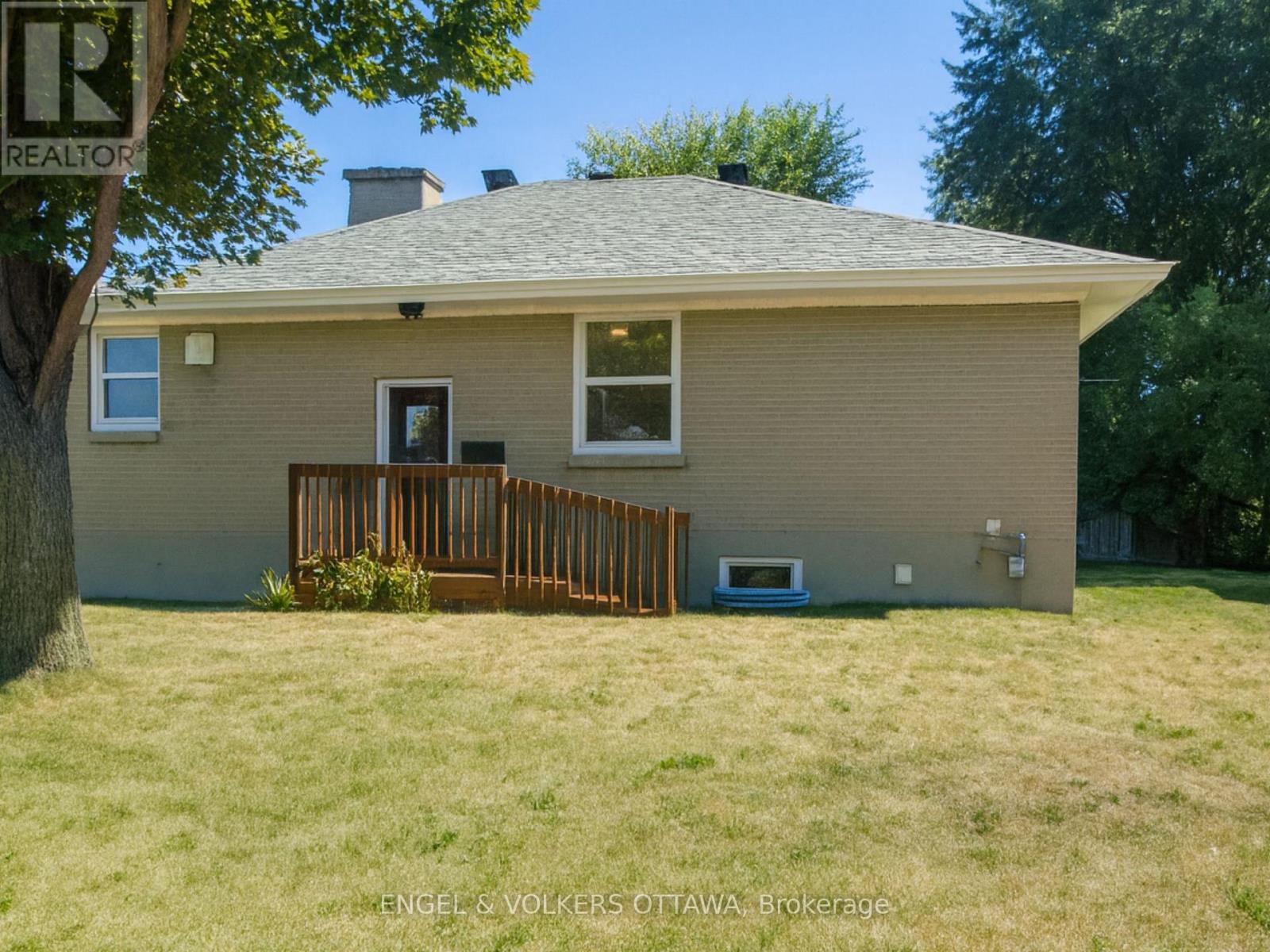 2114 CARLING AVENUE, Ottawa, Ontario
