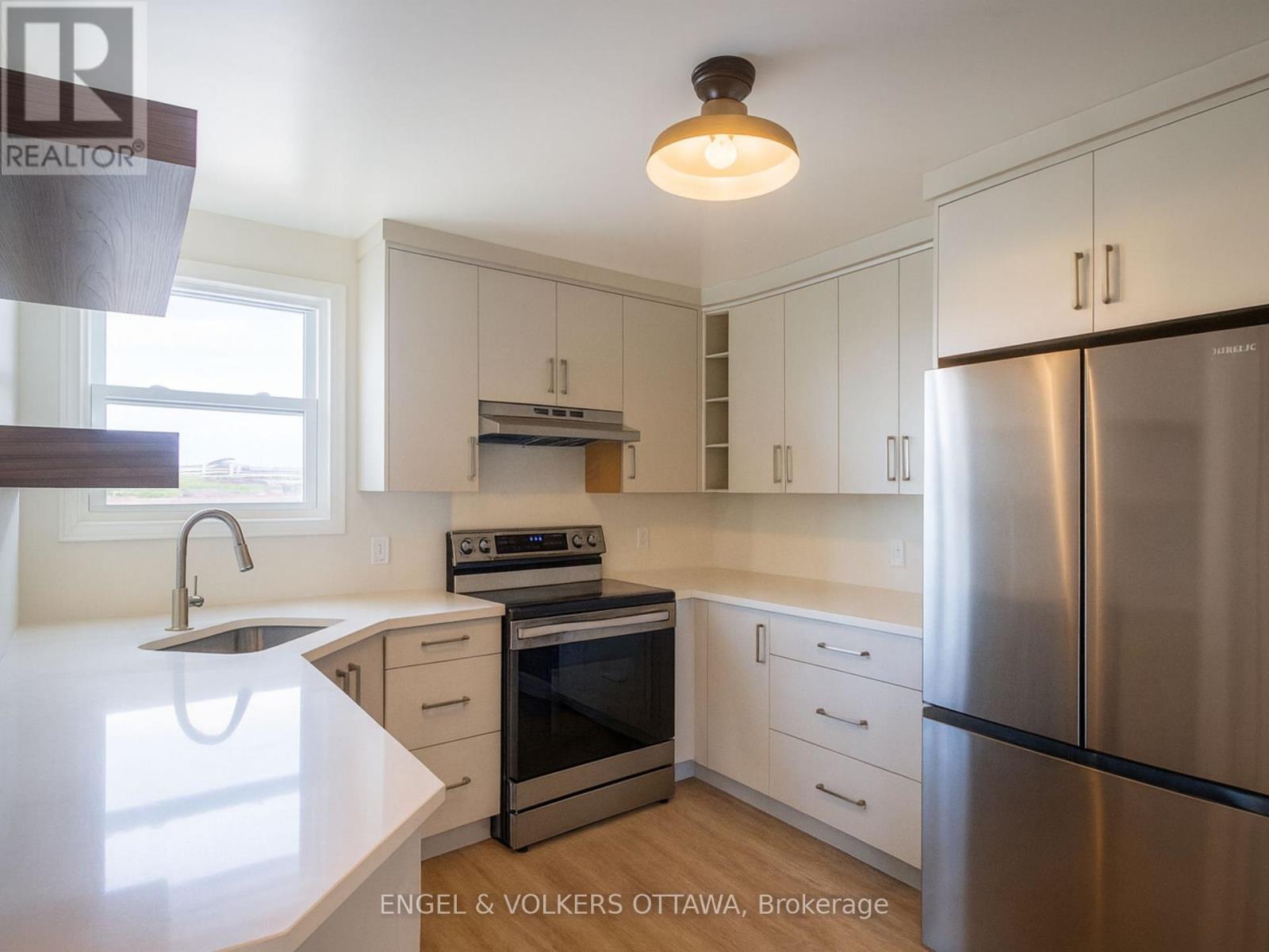 2114 Carling Avenue, Ottawa, Ontario  K2A 1G9 - Photo 10 - X12399247