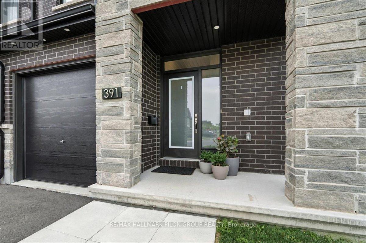 391 Cornice Street, Ottawa, Ontario  K1W 0P7 - Photo 2 - X12399294