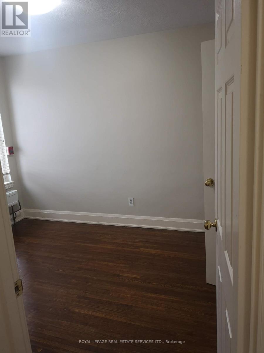 8 - 10 Rockwood Place, Hamilton, Ontario  L8N 2G2 - Photo 11 - X12399192