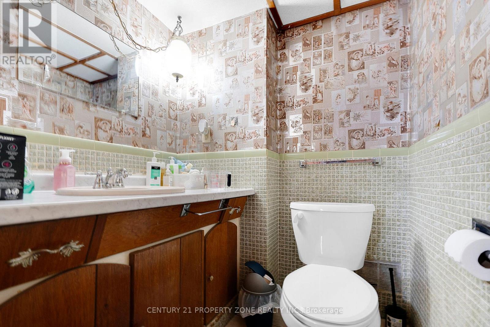 138 Berkindale Drive, Hamilton, Ontario  L8E 1M5 - Photo 20 - X12399206