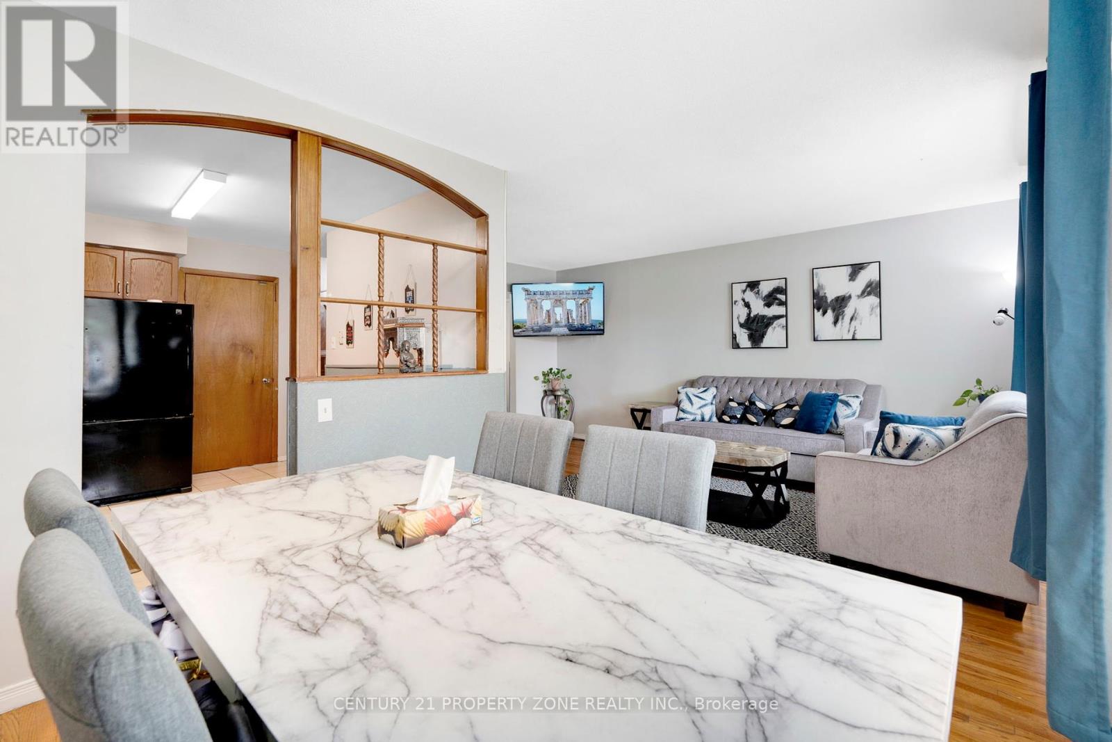 138 Berkindale Drive, Hamilton, Ontario  L8E 1M5 - Photo 6 - X12399206