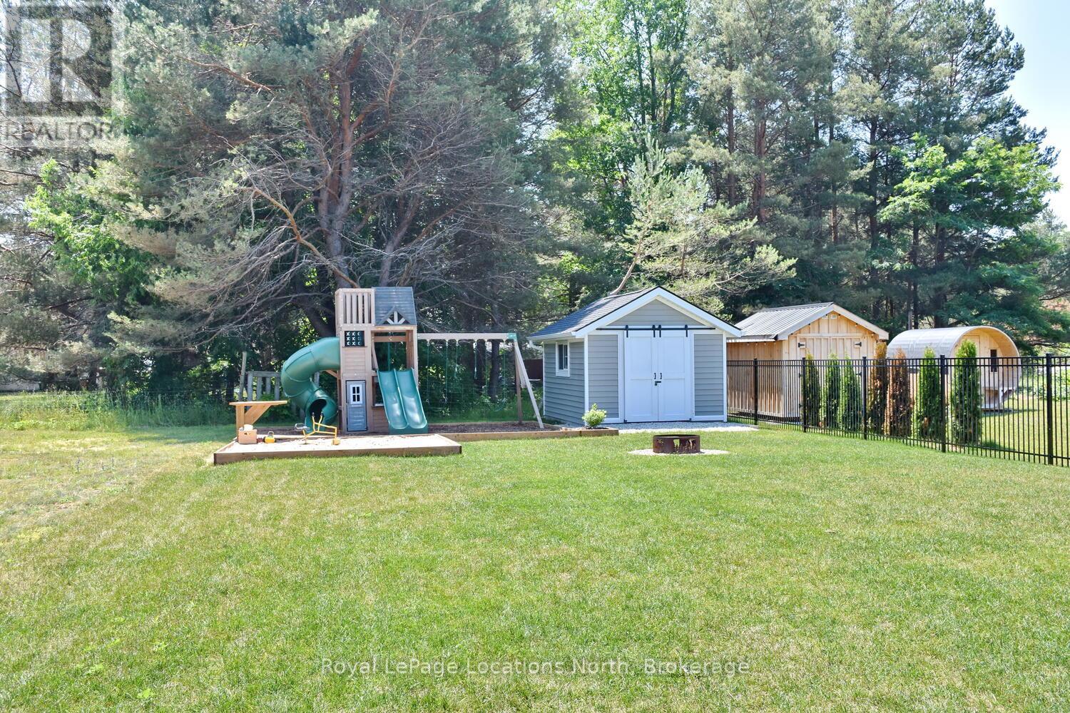 11 Locke Avenue, Clearview, Ontario  L0M 1S0 - Photo 10 - S12399273