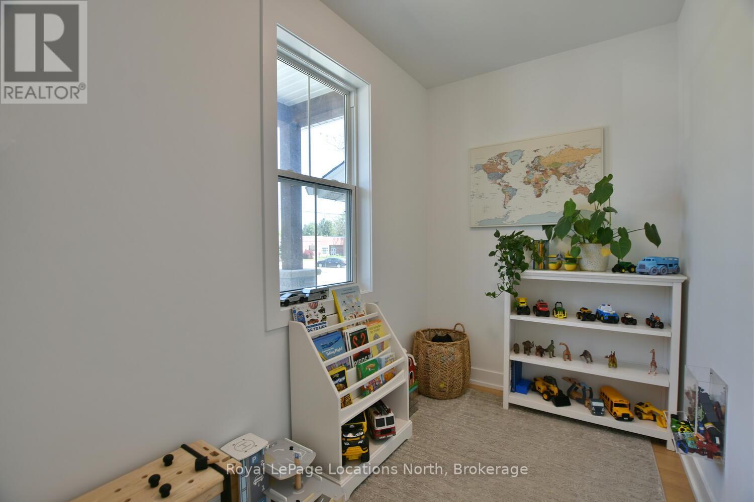 11 Locke Avenue, Clearview, Ontario  L0M 1S0 - Photo 12 - S12399273