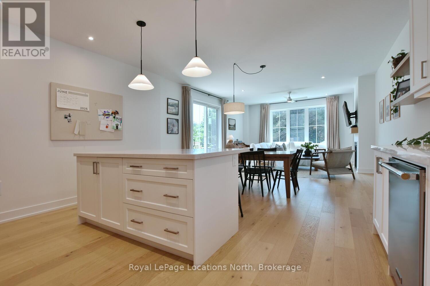 11 Locke Avenue, Clearview, Ontario  L0M 1S0 - Photo 14 - S12399273