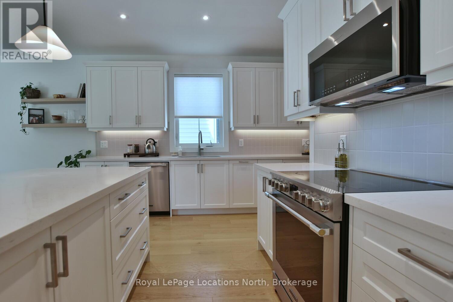 11 Locke Avenue, Clearview, Ontario  L0M 1S0 - Photo 18 - S12399273