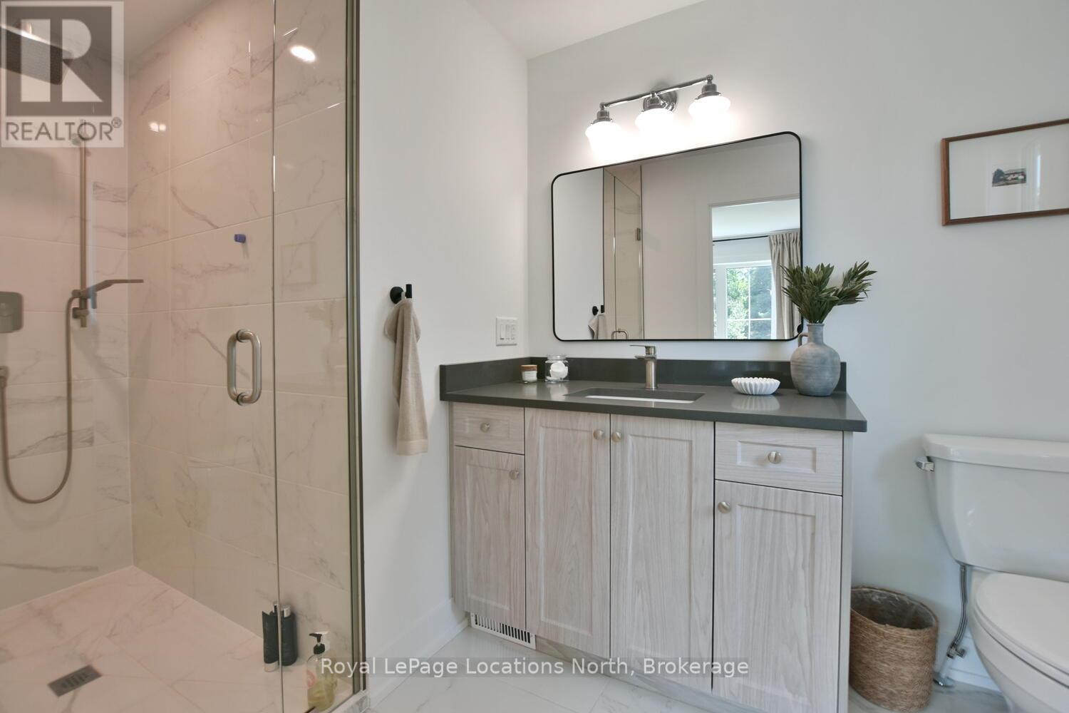 11 Locke Avenue, Clearview, Ontario  L0M 1S0 - Photo 35 - S12399273