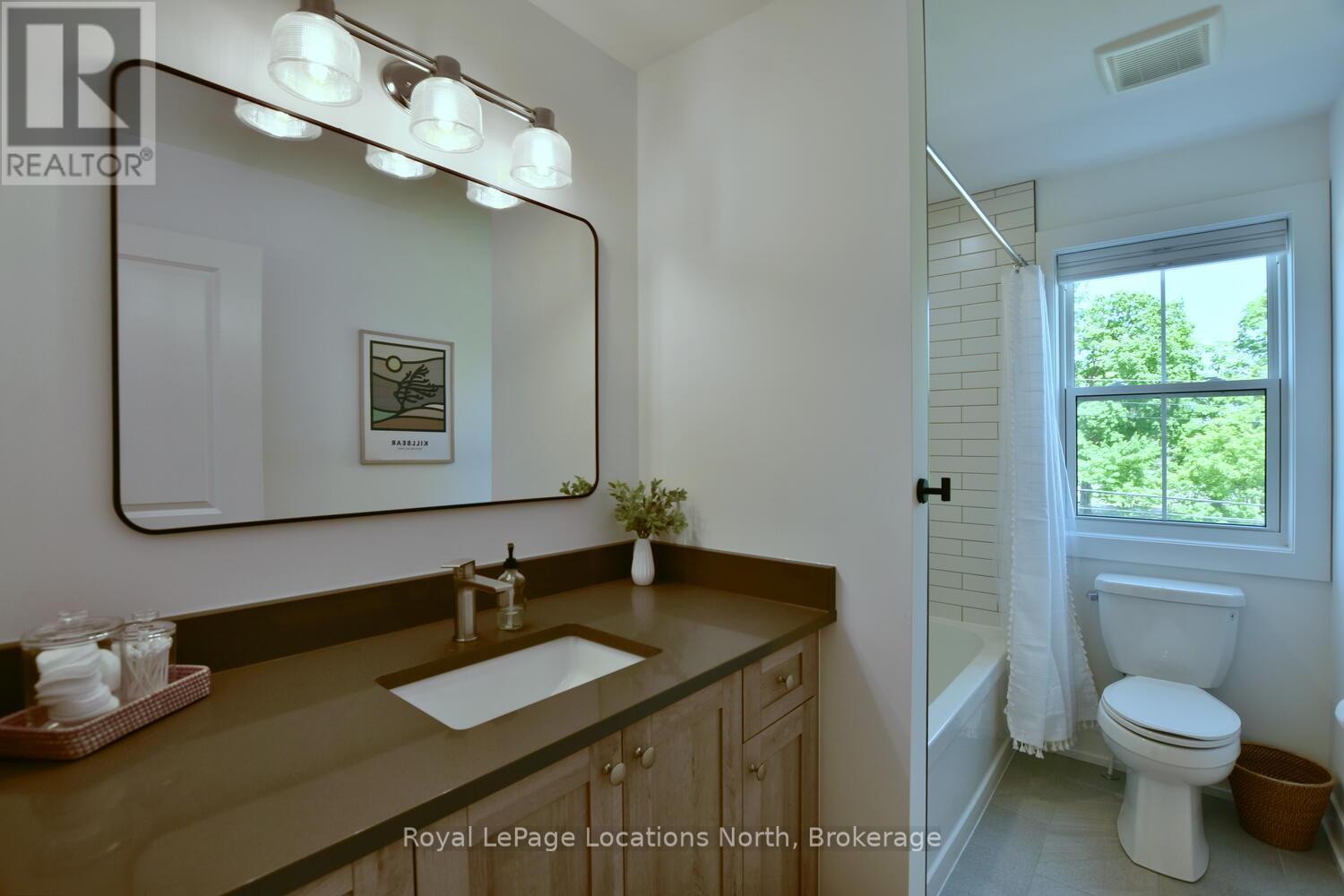 11 Locke Avenue, Clearview, Ontario  L0M 1S0 - Photo 40 - S12399273