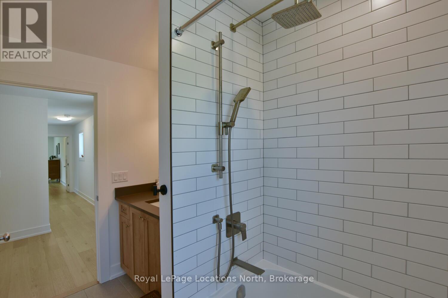 11 Locke Avenue, Clearview, Ontario  L0M 1S0 - Photo 41 - S12399273