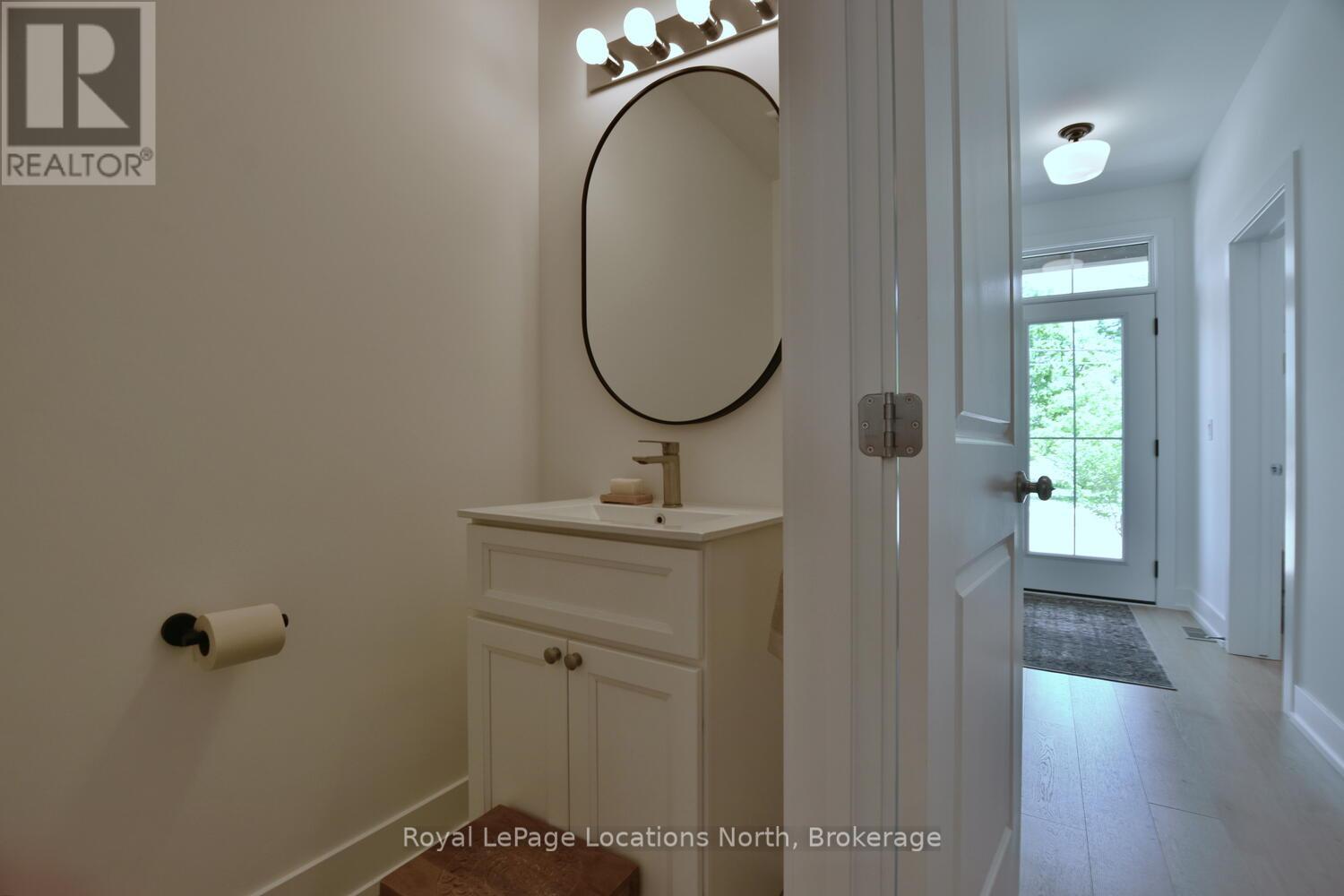 11 Locke Avenue, Clearview, Ontario  L0M 1S0 - Photo 43 - S12399273