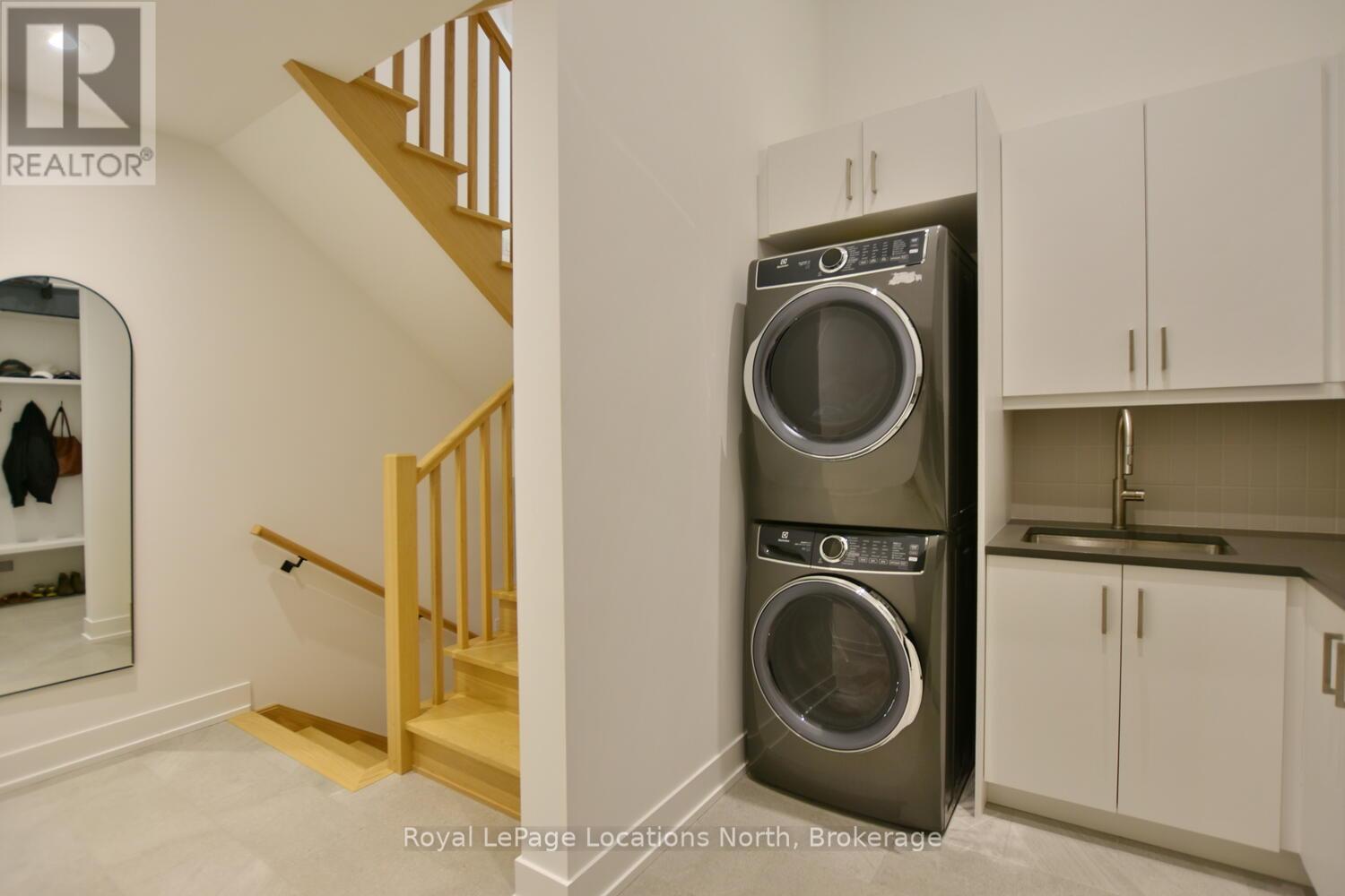 11 Locke Avenue, Clearview, Ontario  L0M 1S0 - Photo 45 - S12399273