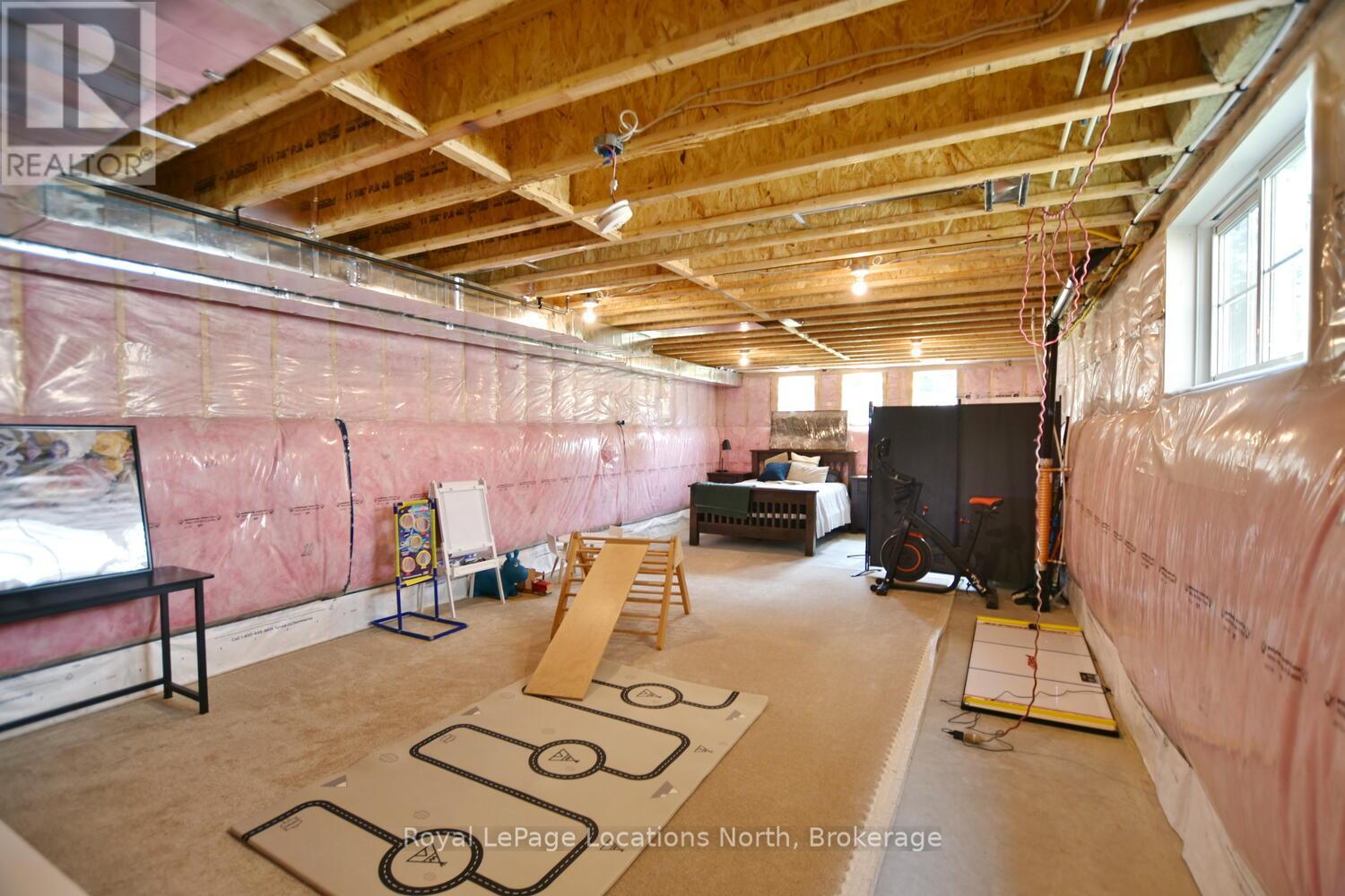 11 Locke Avenue, Clearview, Ontario  L0M 1S0 - Photo 47 - S12399273