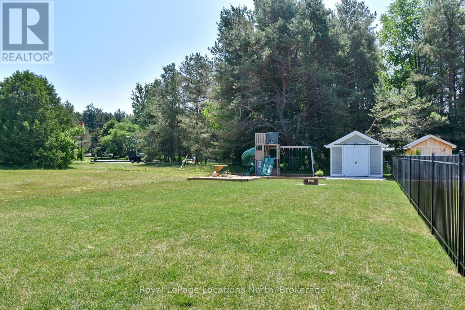 11 Locke Avenue, Clearview, Ontario  L0M 1S0 - Photo 9 - S12399273