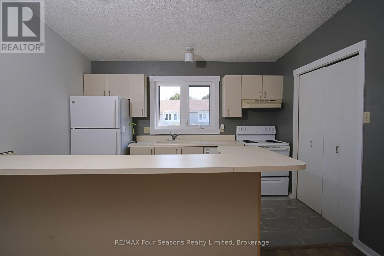 534 - 22 Dawson Drive, Collingwood, Ontario  L9Y 5B4 - Photo 8 - S12399284