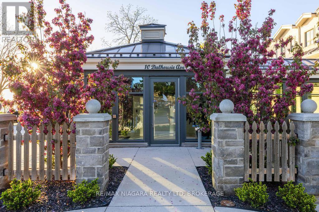 201 - 10 Dalhousie Avenue, St. Catharines (Port Dalhousie), Ontario  L2N 4W4 - Photo 4 - X12399275