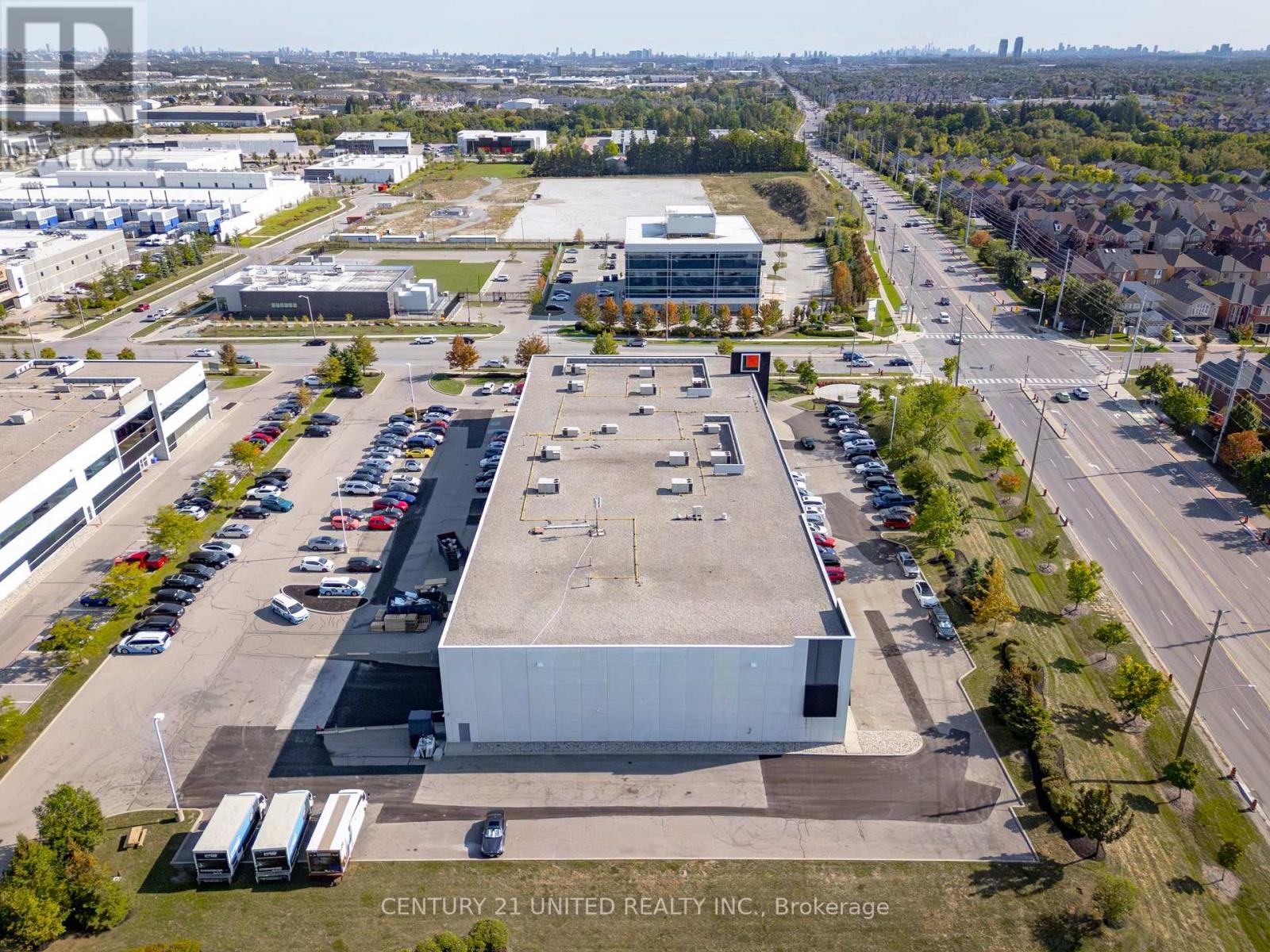 2 - 10 Via Renzo Drive, Richmond Hill, Ontario  L4S 0B6 - Photo 4 - N12358952