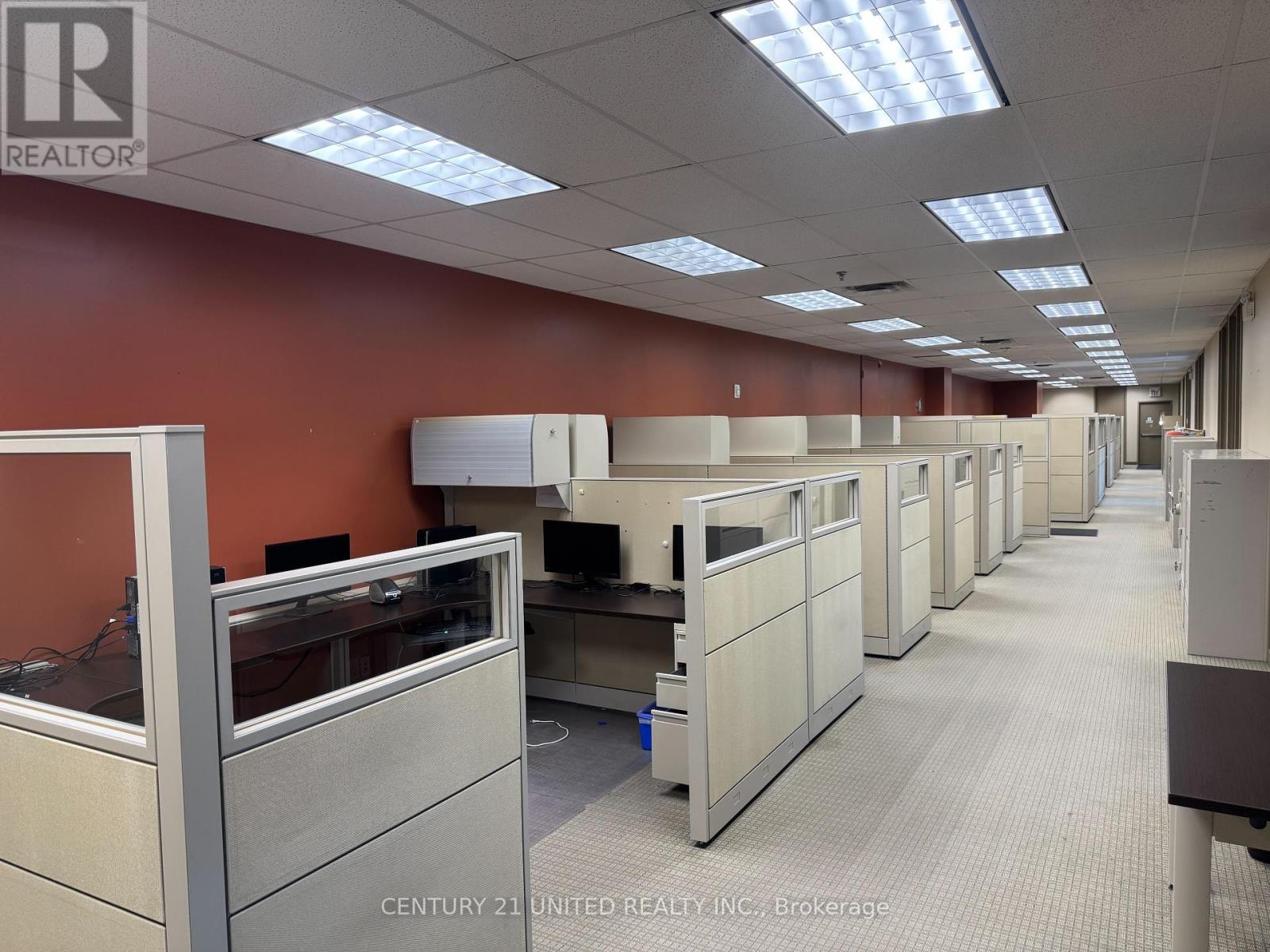 2 - 10 Via Renzo Drive, Richmond Hill, Ontario  L4S 0B6 - Photo 6 - N12358957