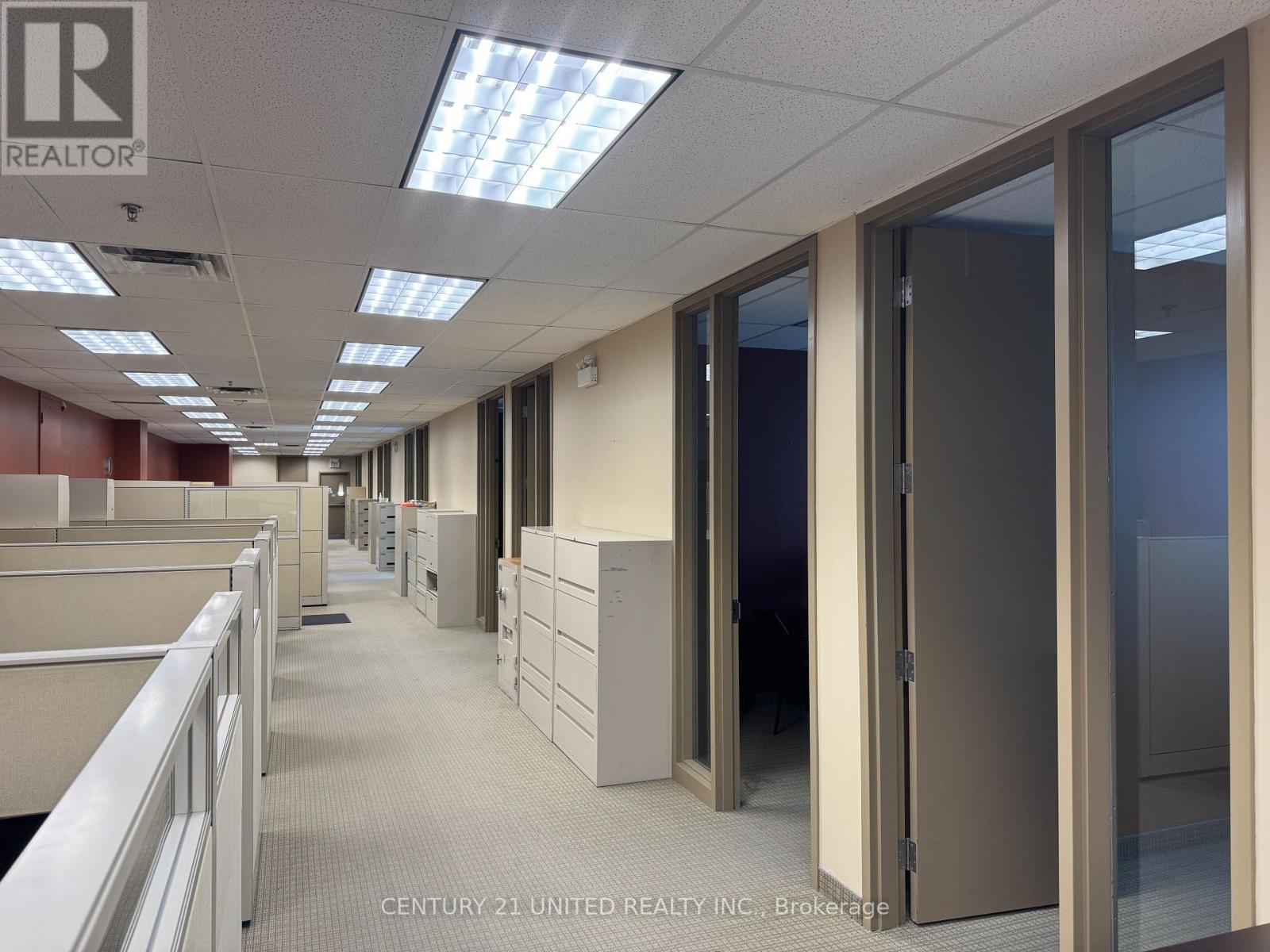 2 - 10 Via Renzo Drive, Richmond Hill, Ontario  L4S 0B6 - Photo 7 - N12358952