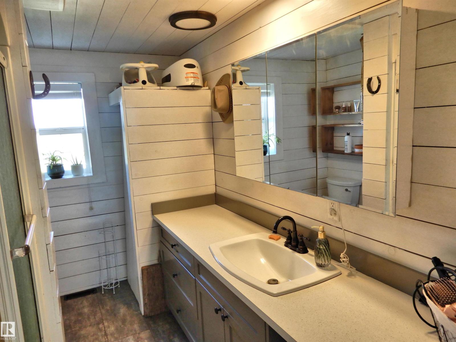 1320 Twsp 570, Rural Barrhead County, Alberta  T0E 1V0 - Photo 12 - E4457410