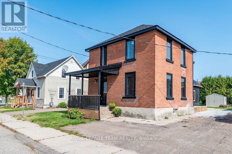47 BONNECHERE STREET N, Renfrew, Ontario