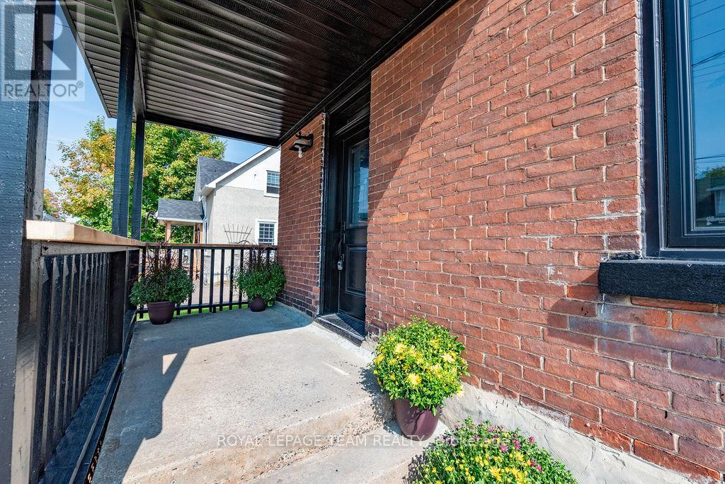 47 Bonnechere Street N, Renfrew, Ontario  K7V 1Y8 - Photo 4 - X12399235