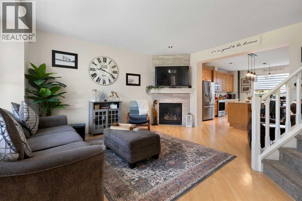 Property at 38 Prestwick Drive SE image 2