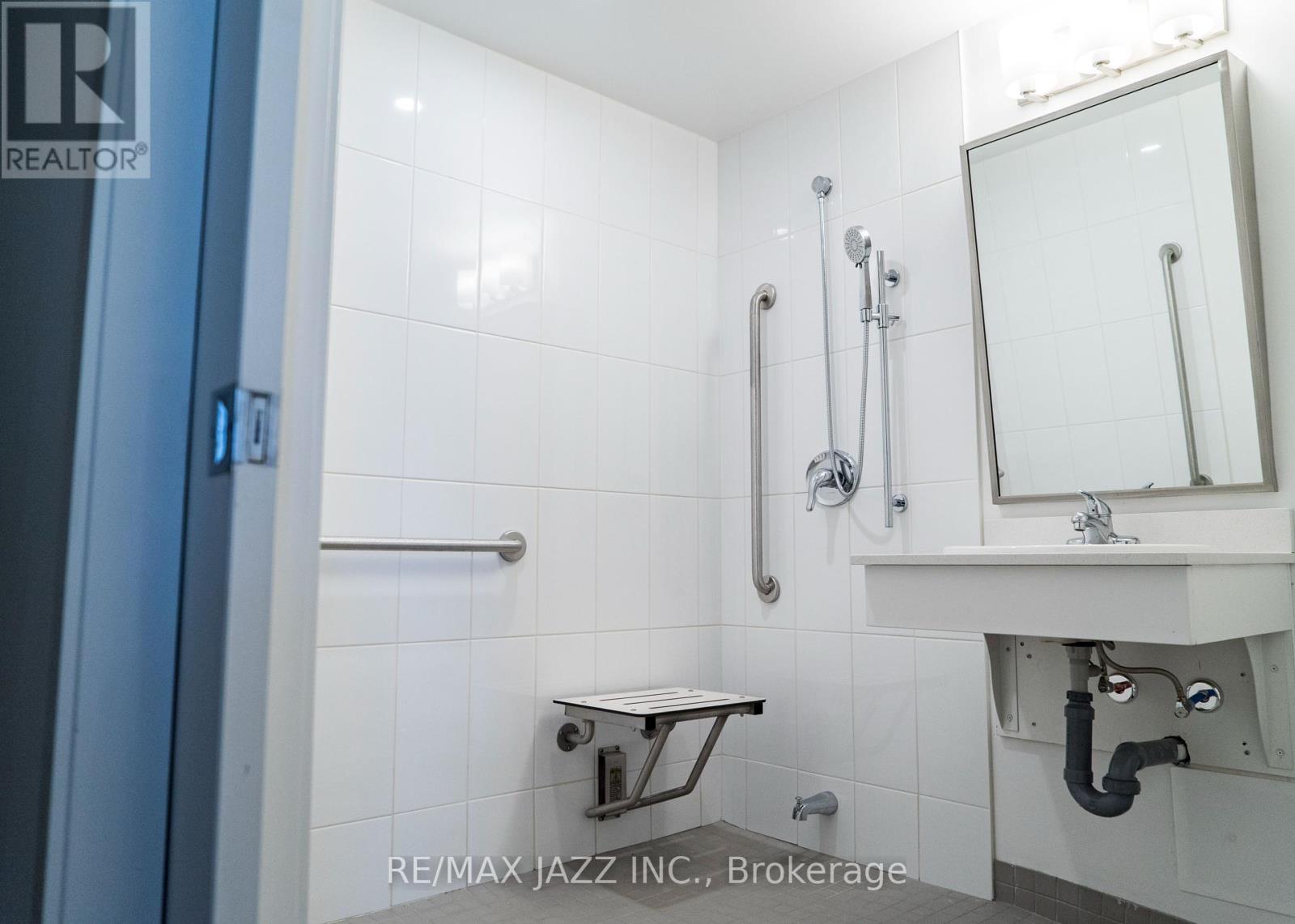 304 - 100 Bond Street E, Oshawa, Ontario  L1G 0E6 - Photo 9 - E12399384