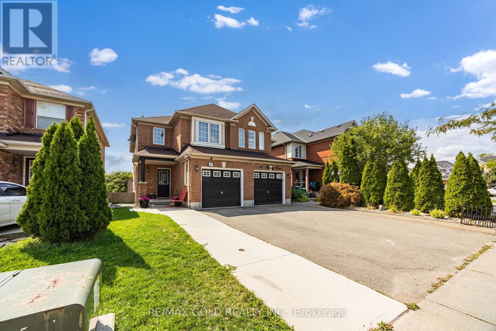 42 Murphy Road, Brampton, Ontario  L6S 0B1 - Photo 3 - W12395308