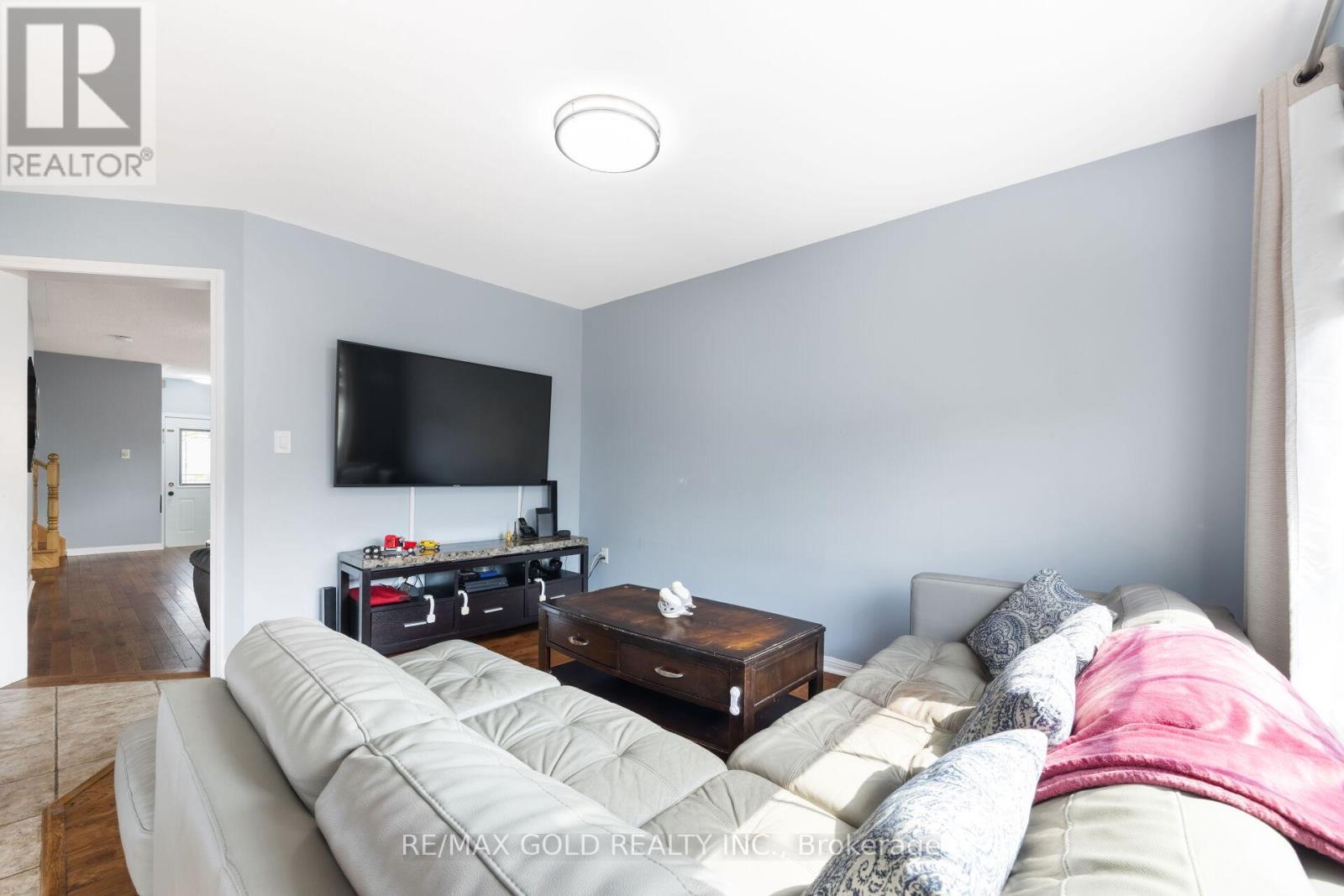 42 Murphy Road, Brampton, Ontario  L6S 0B1 - Photo 11 - W12395308