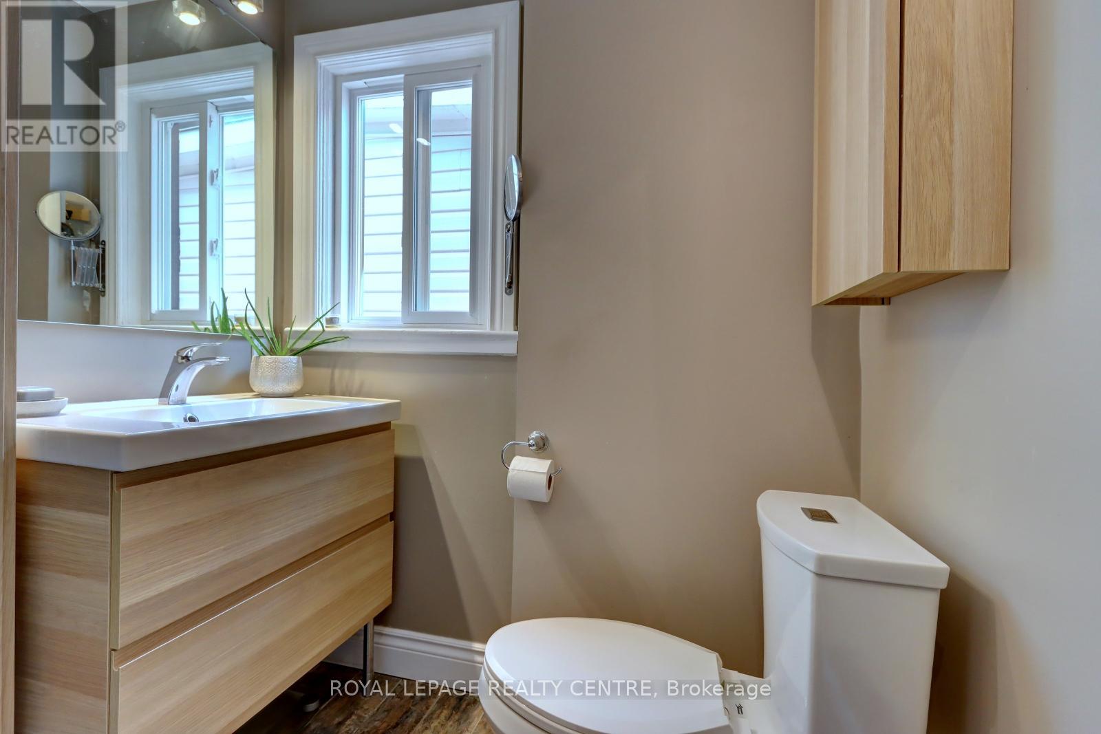 23 Wyndham Street, Toronto, Ontario  M6K 1R8 - Photo 20 - C12399244