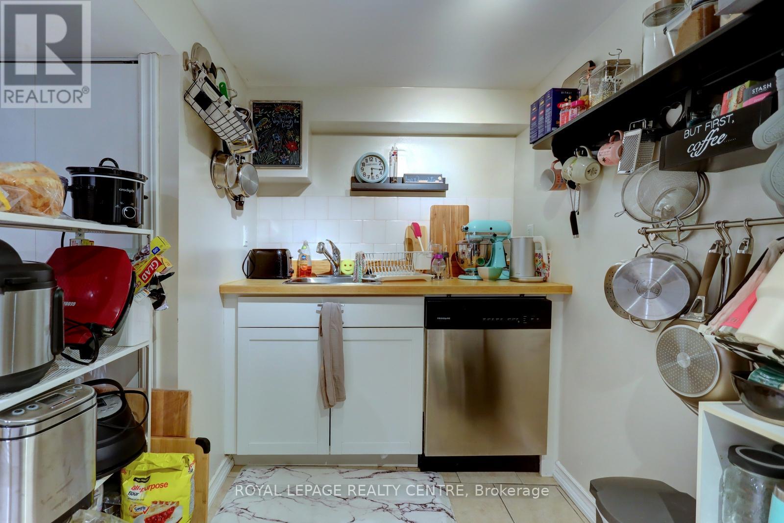 23 Wyndham Street, Toronto, Ontario  M6K 1R8 - Photo 31 - C12399244