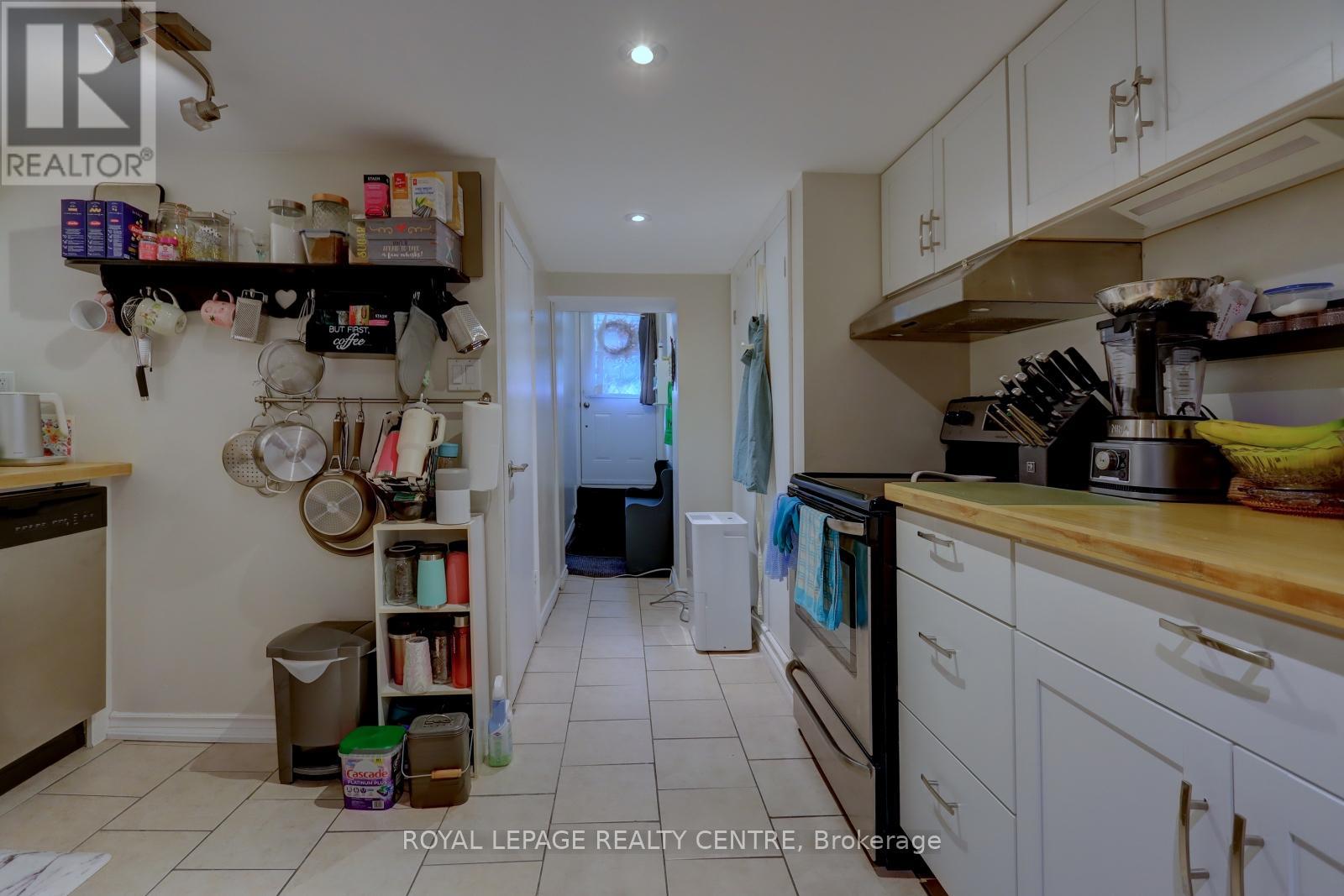 23 Wyndham Street, Toronto, Ontario  M6K 1R8 - Photo 32 - C12399244