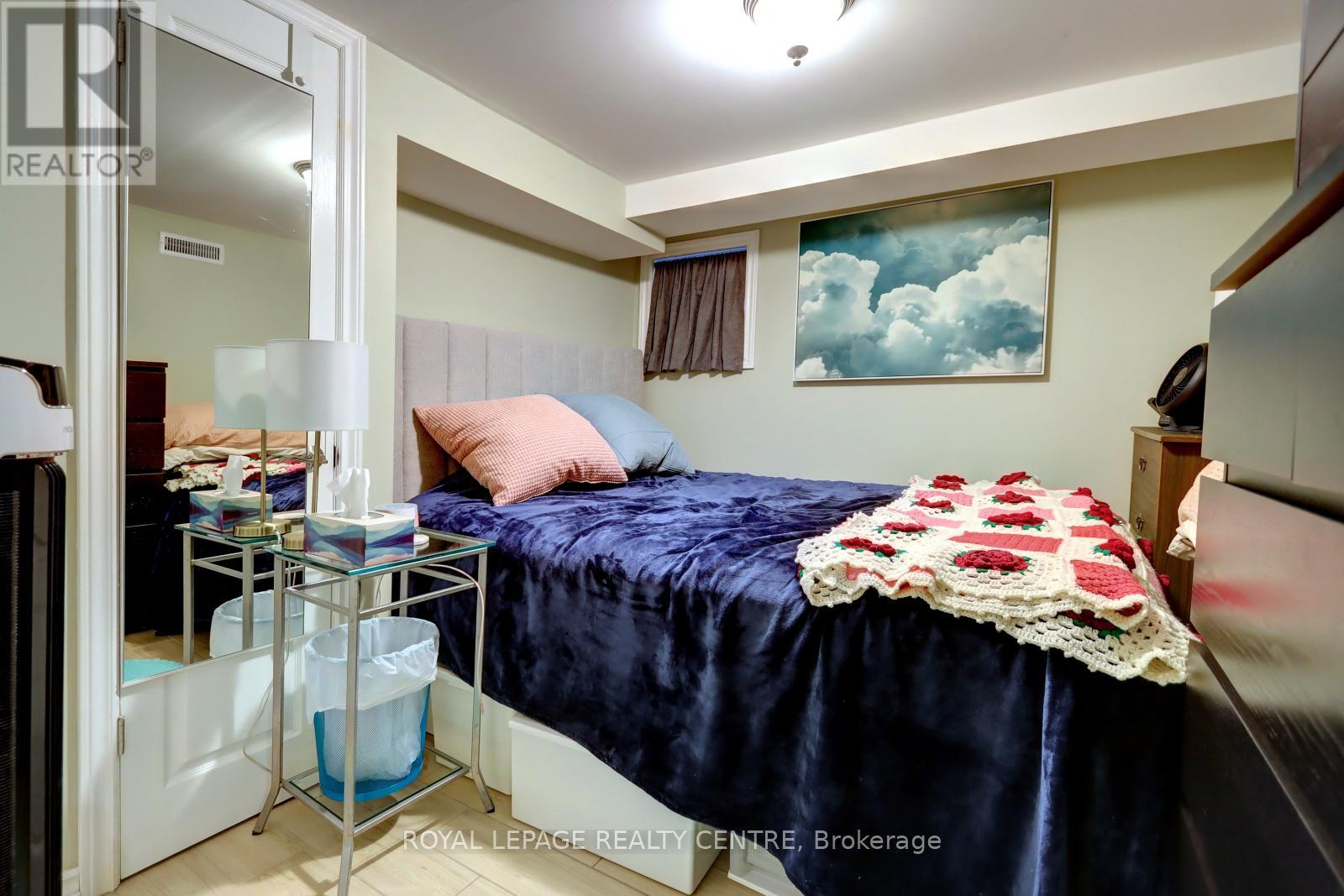 23 Wyndham Street, Toronto, Ontario  M6K 1R8 - Photo 34 - C12399244