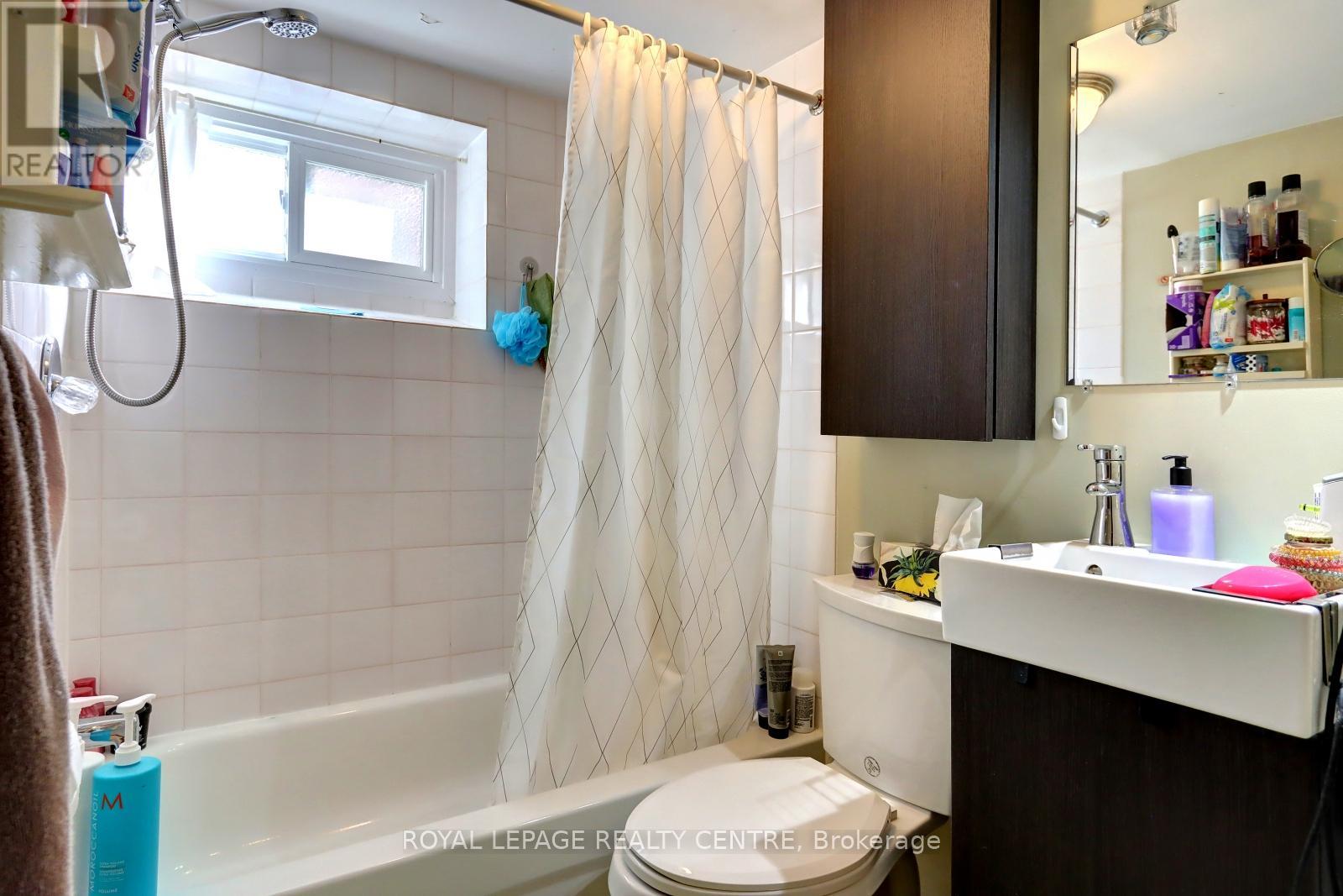 23 Wyndham Street, Toronto, Ontario  M6K 1R8 - Photo 35 - C12399244