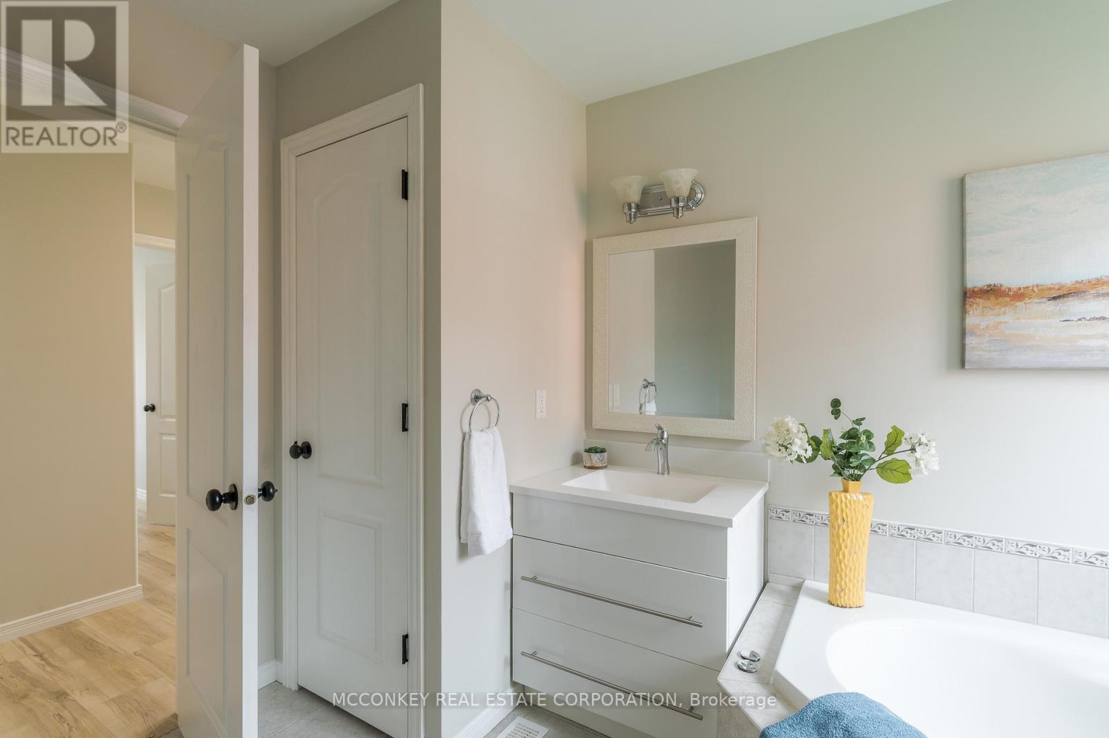 1563 Scollard Crescent, Peterborough, Ontario  K9H 0A8 - Photo 21 - X12399412