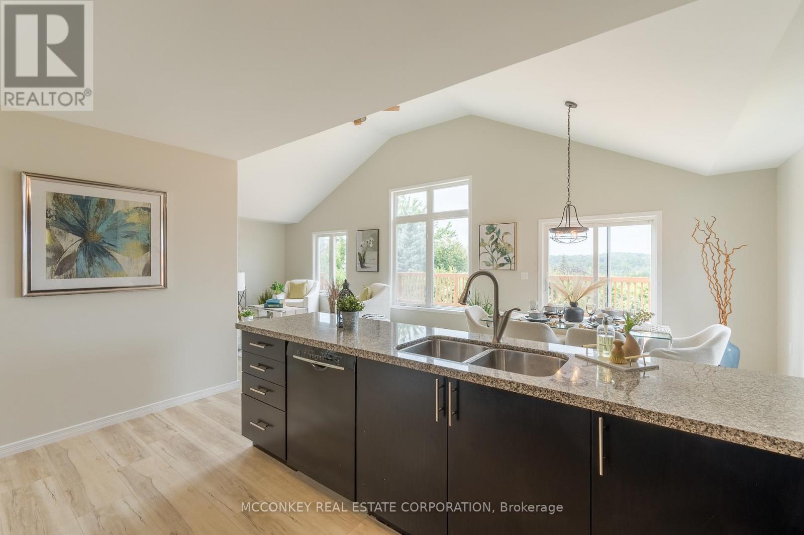 1563 Scollard Crescent, Peterborough, Ontario  K9H 0A8 - Photo 9 - X12399412