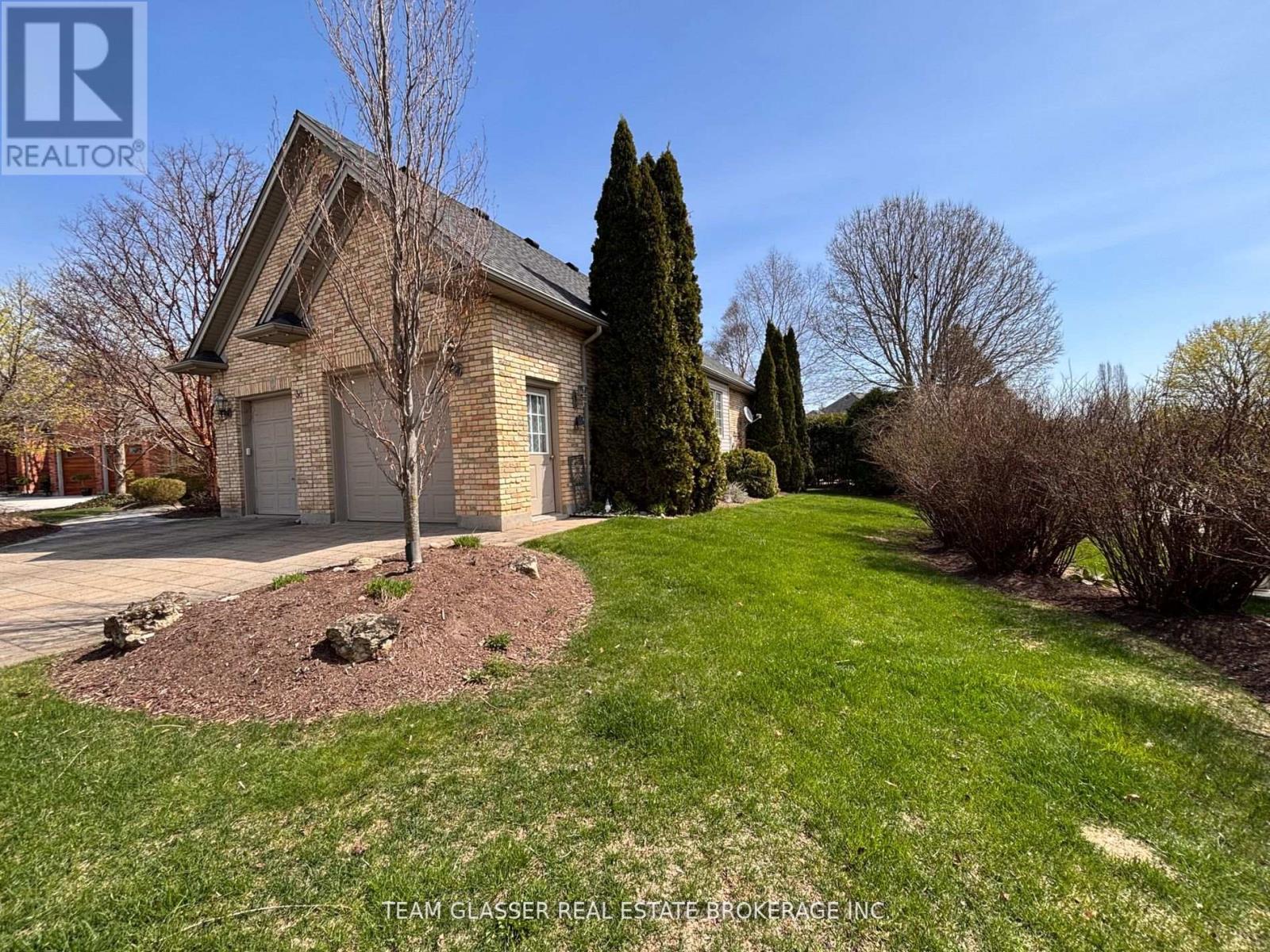 38 Butternut Grove, London South, Ontario  N6K 4J4 - Photo 3 - X12399347