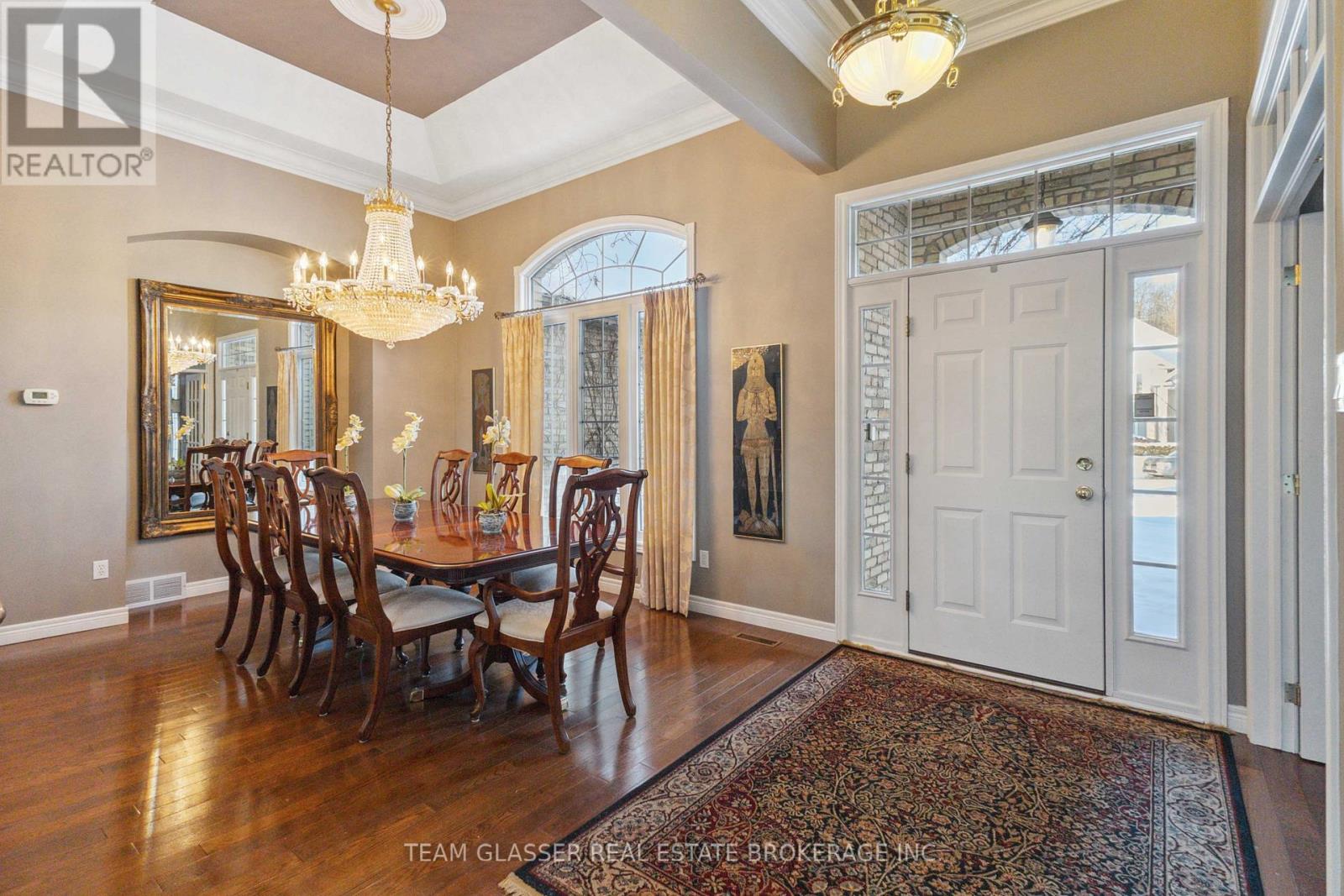 38 Butternut Grove, London South, Ontario  N6K 4J4 - Photo 5 - X12399347