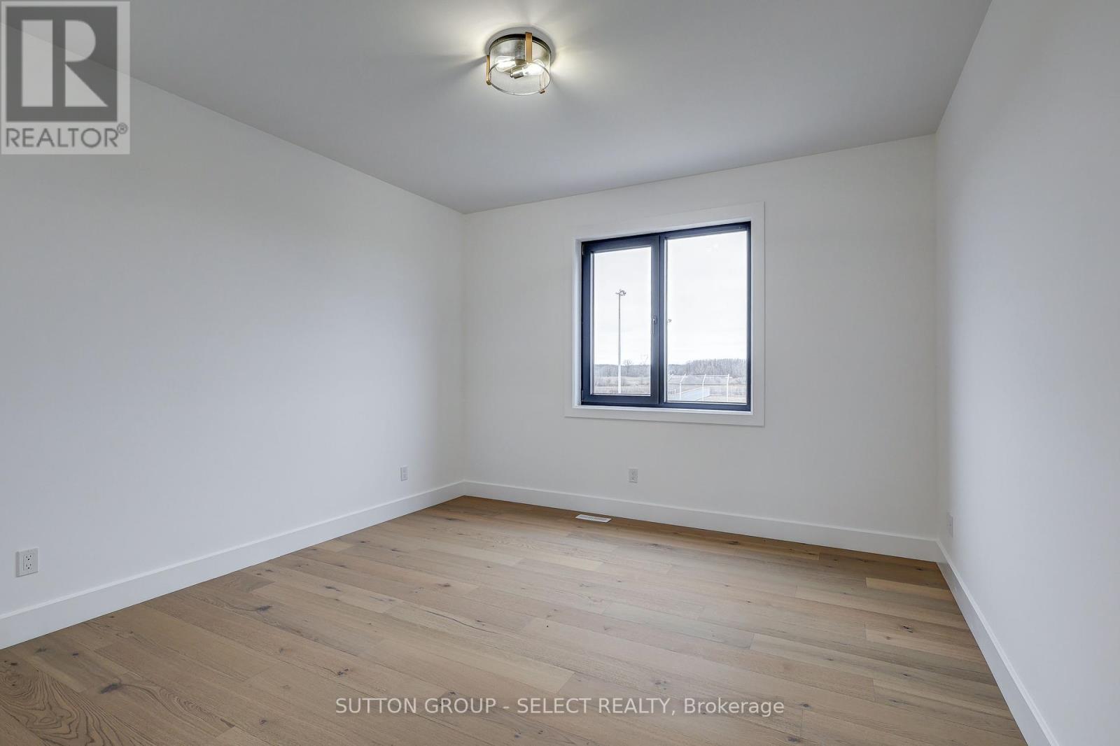 5 Sycamore Road, Southwold, Ontario  N5P 3T2 - Photo 23 - X12399402
