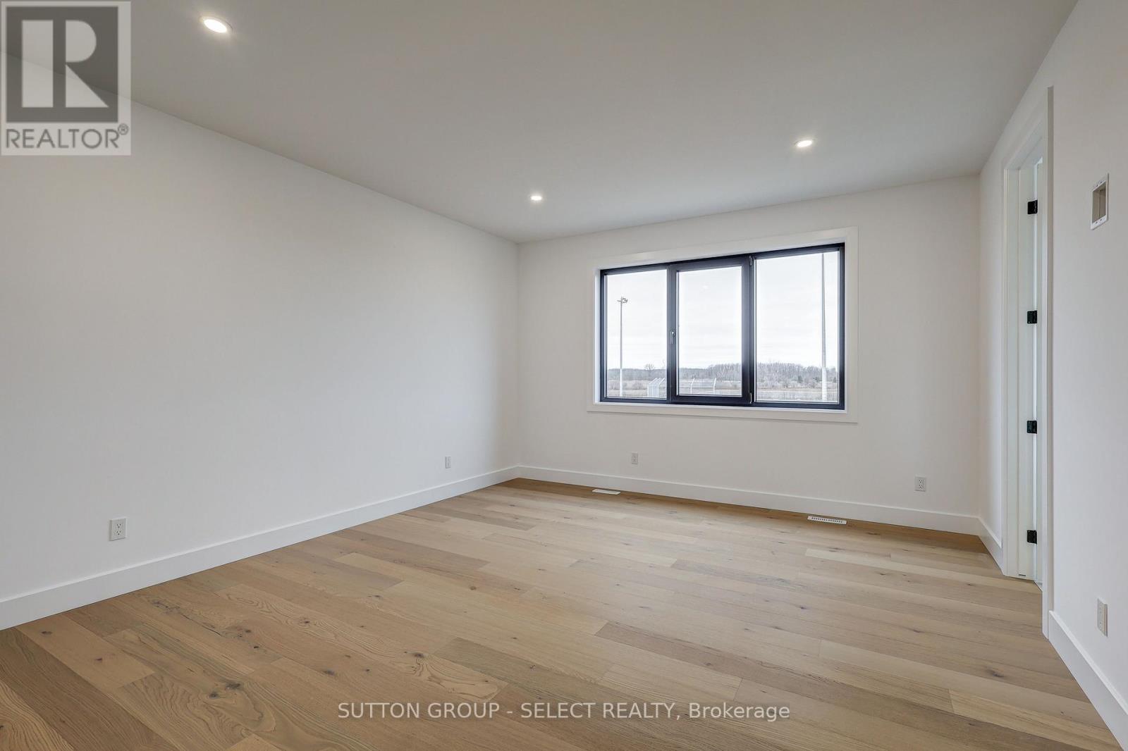 5 Sycamore Road, Southwold, Ontario  N5P 3T2 - Photo 30 - X12399402