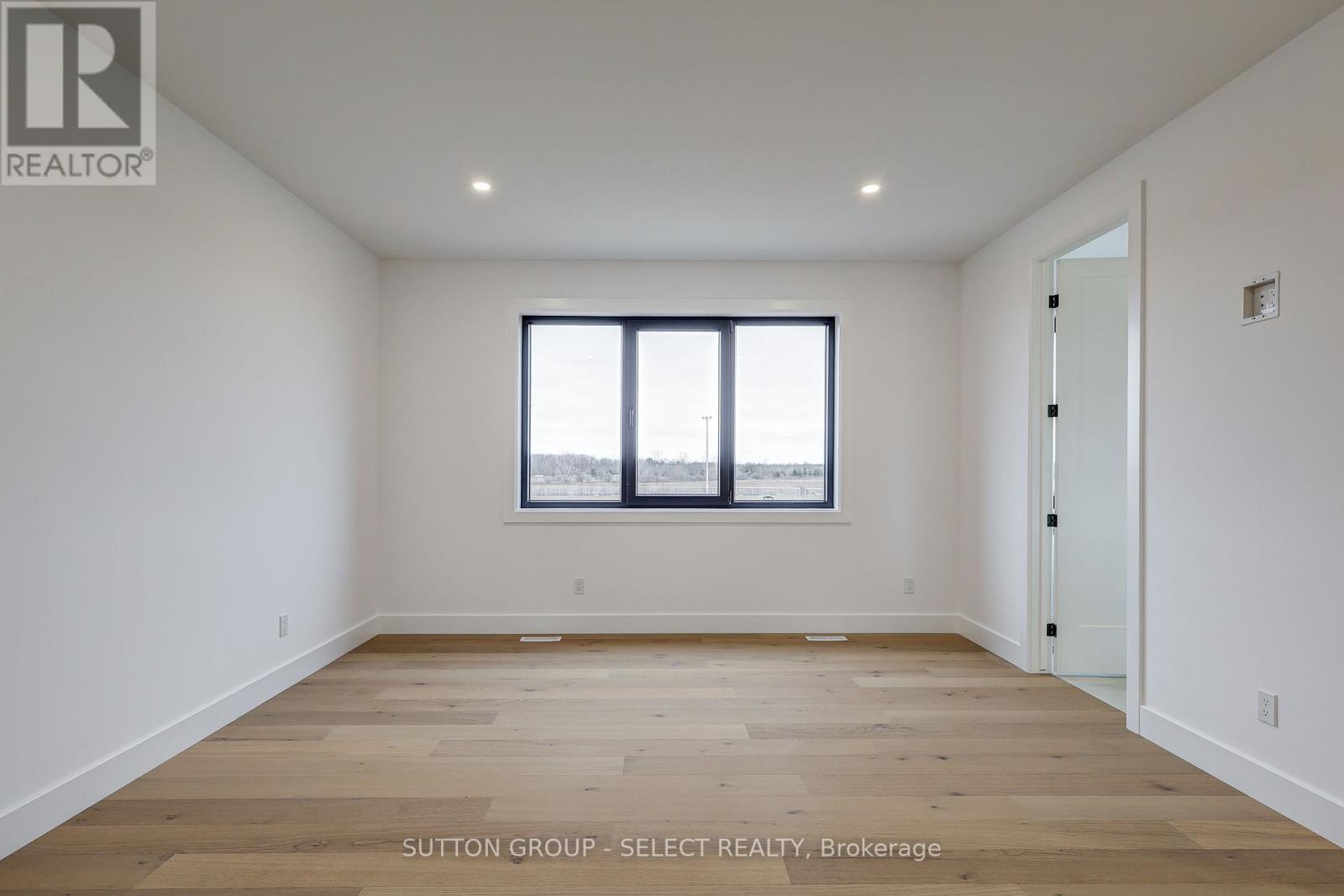 5 Sycamore Road, Southwold, Ontario  N5P 3T2 - Photo 31 - X12399402