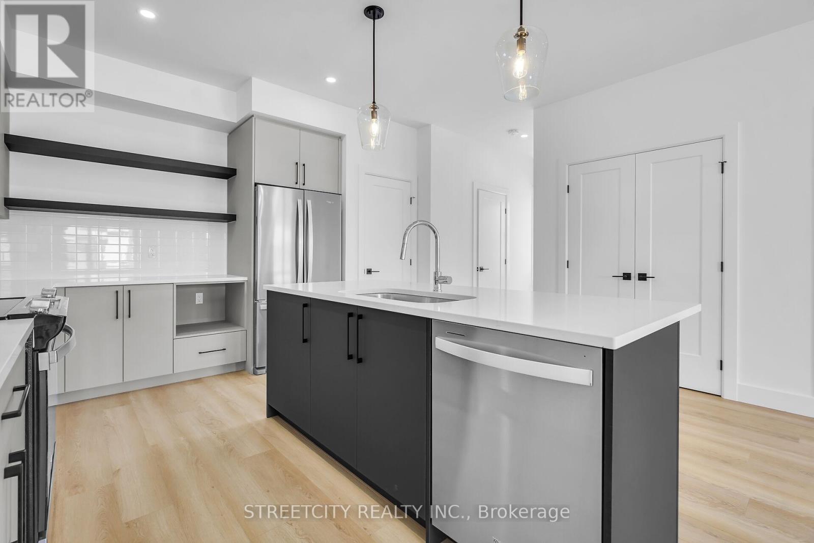 3550 Emily Carr Lane, London South, Ontario  N6L 0H8 - Photo 12 - X12399483