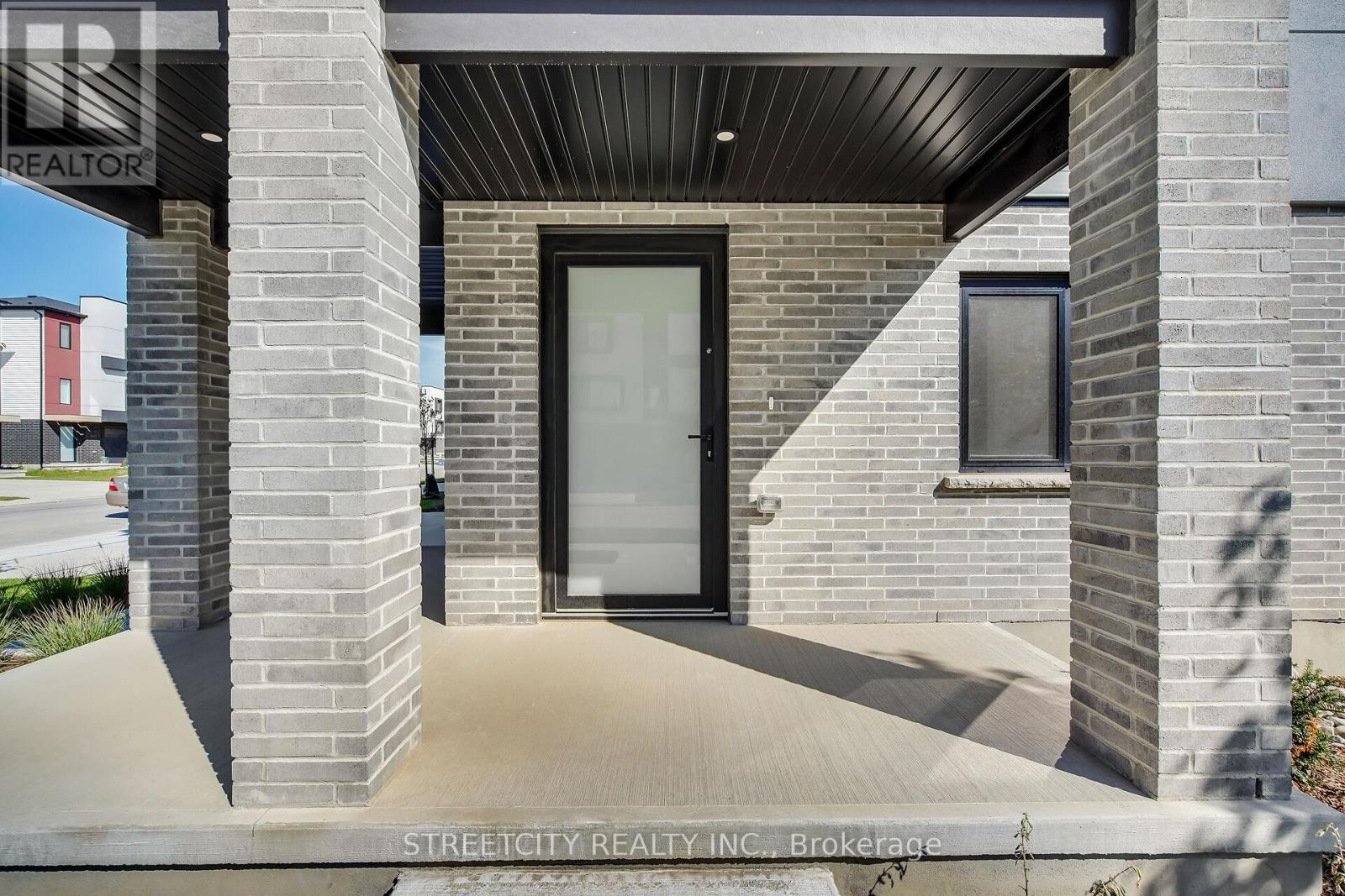 3550 Emily Carr Lane, London South, Ontario  N6L 0H8 - Photo 2 - X12399483