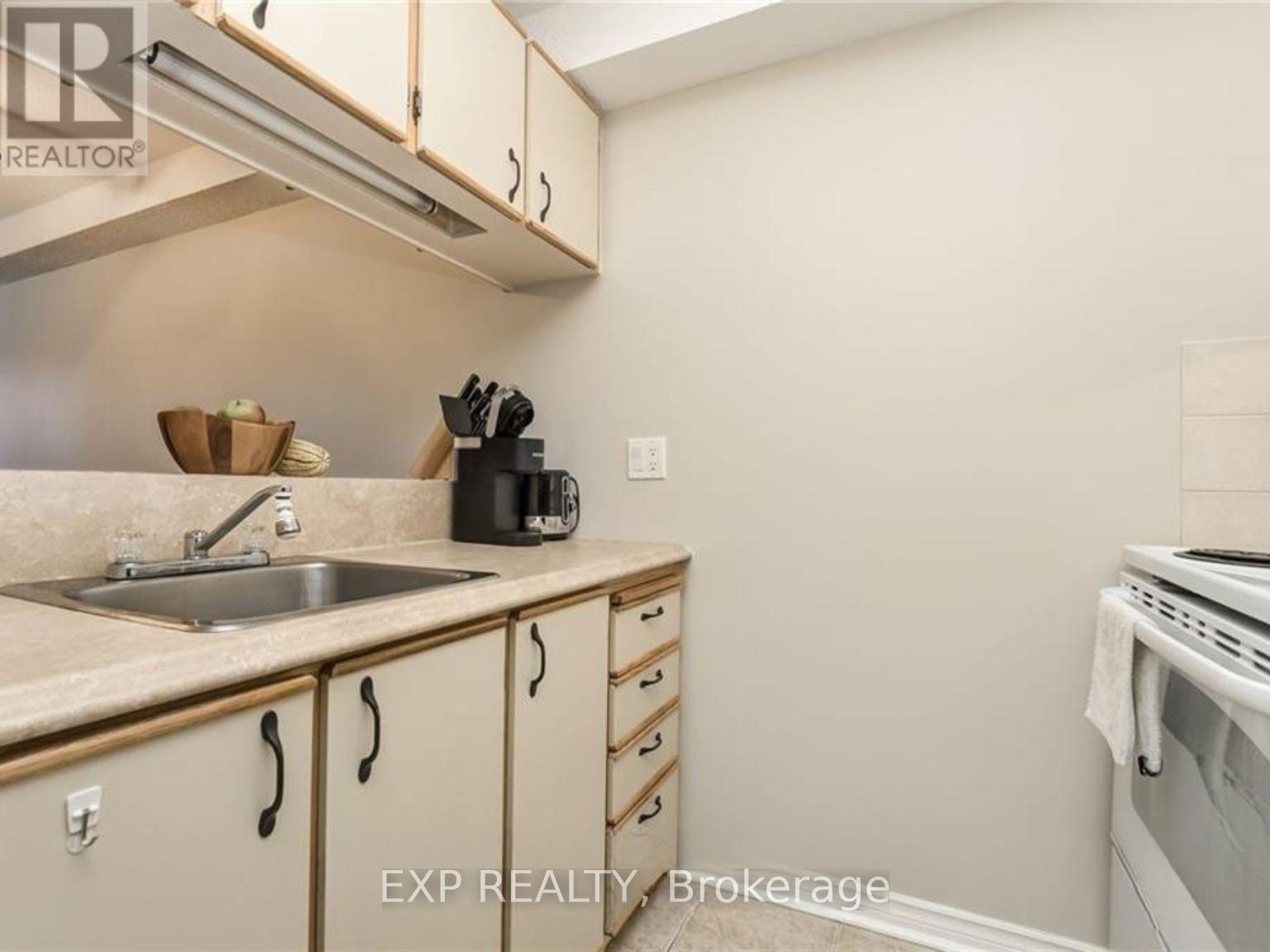 306 - 6376 Bilberry Drive, Ottawa, Ontario  K1C 4P6 - Photo 10 - X12399366