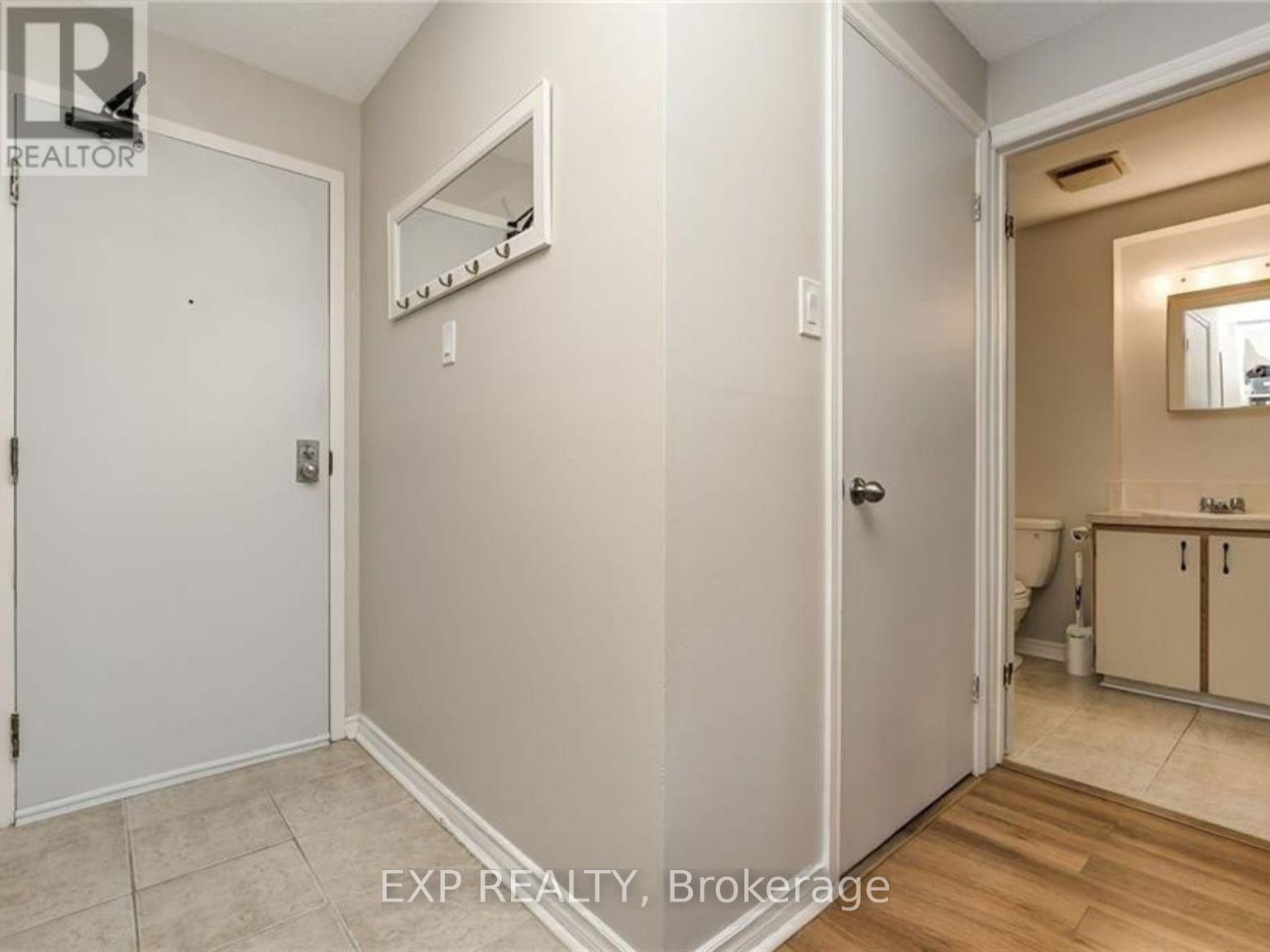 306 - 6376 Bilberry Drive, Ottawa, Ontario  K1C 4P6 - Photo 3 - X12399366