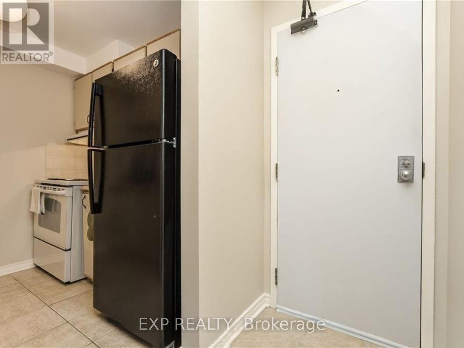 306 - 6376 Bilberry Drive, Ottawa, Ontario  K1C 4P6 - Photo 4 - X12399366