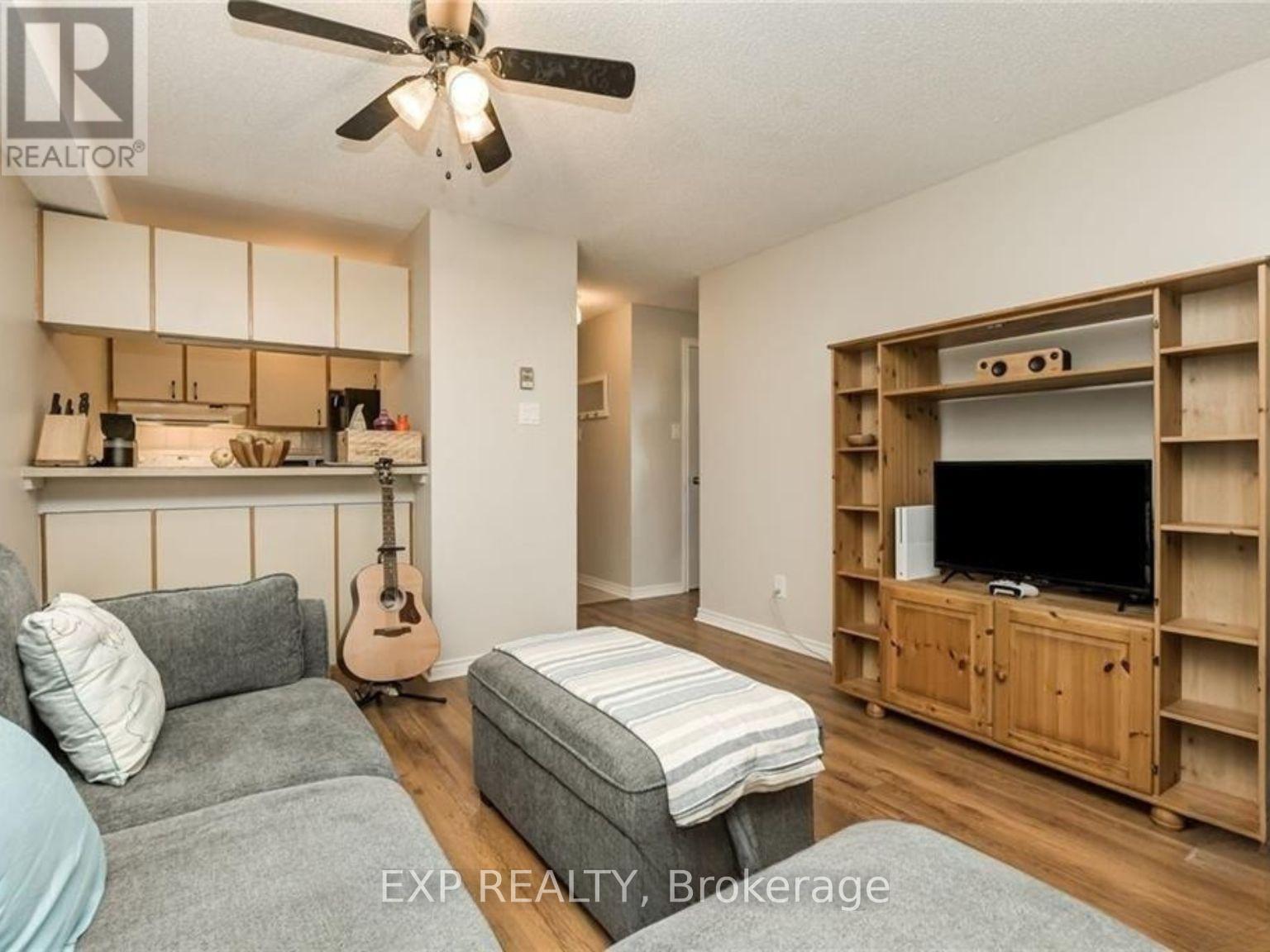 306 - 6376 Bilberry Drive, Ottawa, Ontario  K1C 4P6 - Photo 5 - X12399366