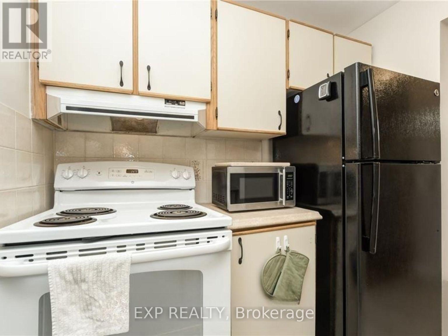306 - 6376 Bilberry Drive, Ottawa, Ontario  K1C 4P6 - Photo 8 - X12399366