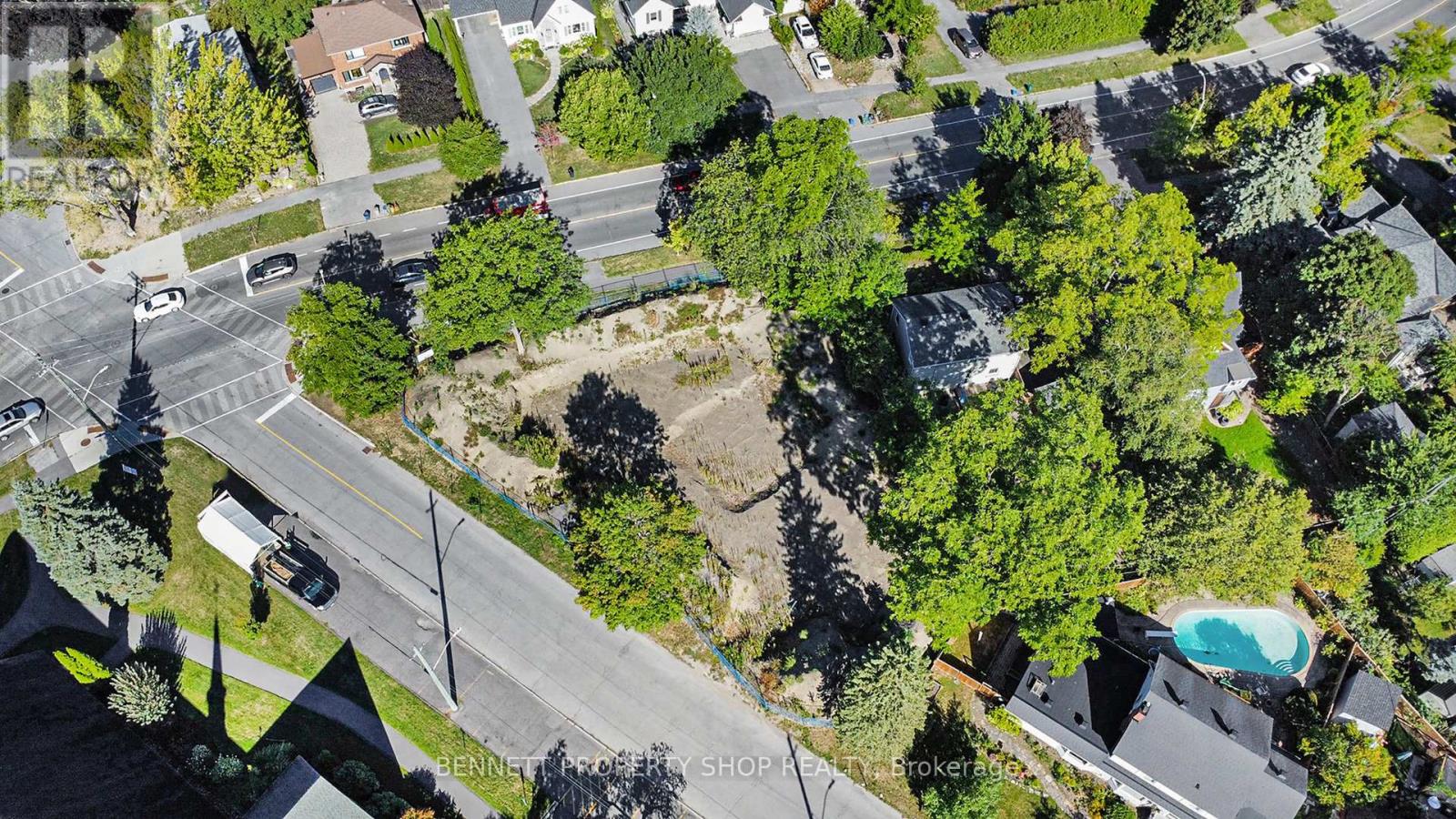 257 Cunningham Avenue, Ottawa, Ontario  K1L 7Z7 - Photo 3 - X12399441
